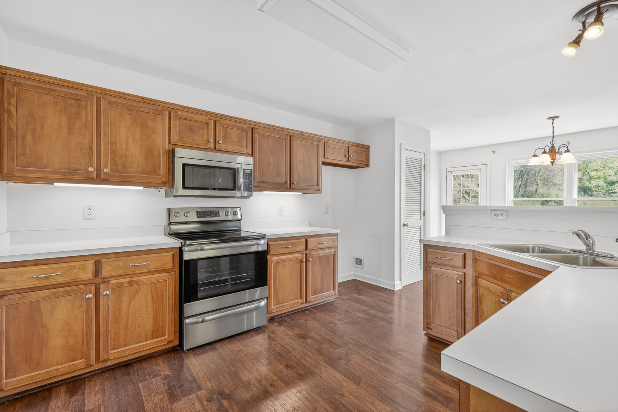 1329 Branchside Ct