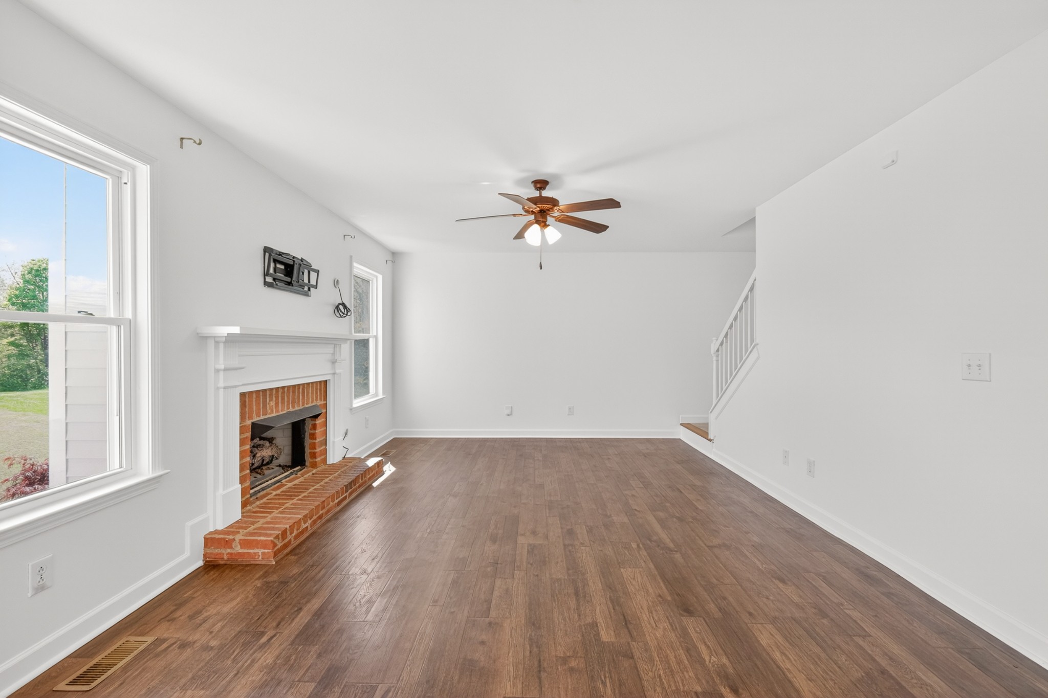 1329 Branchside Ct
