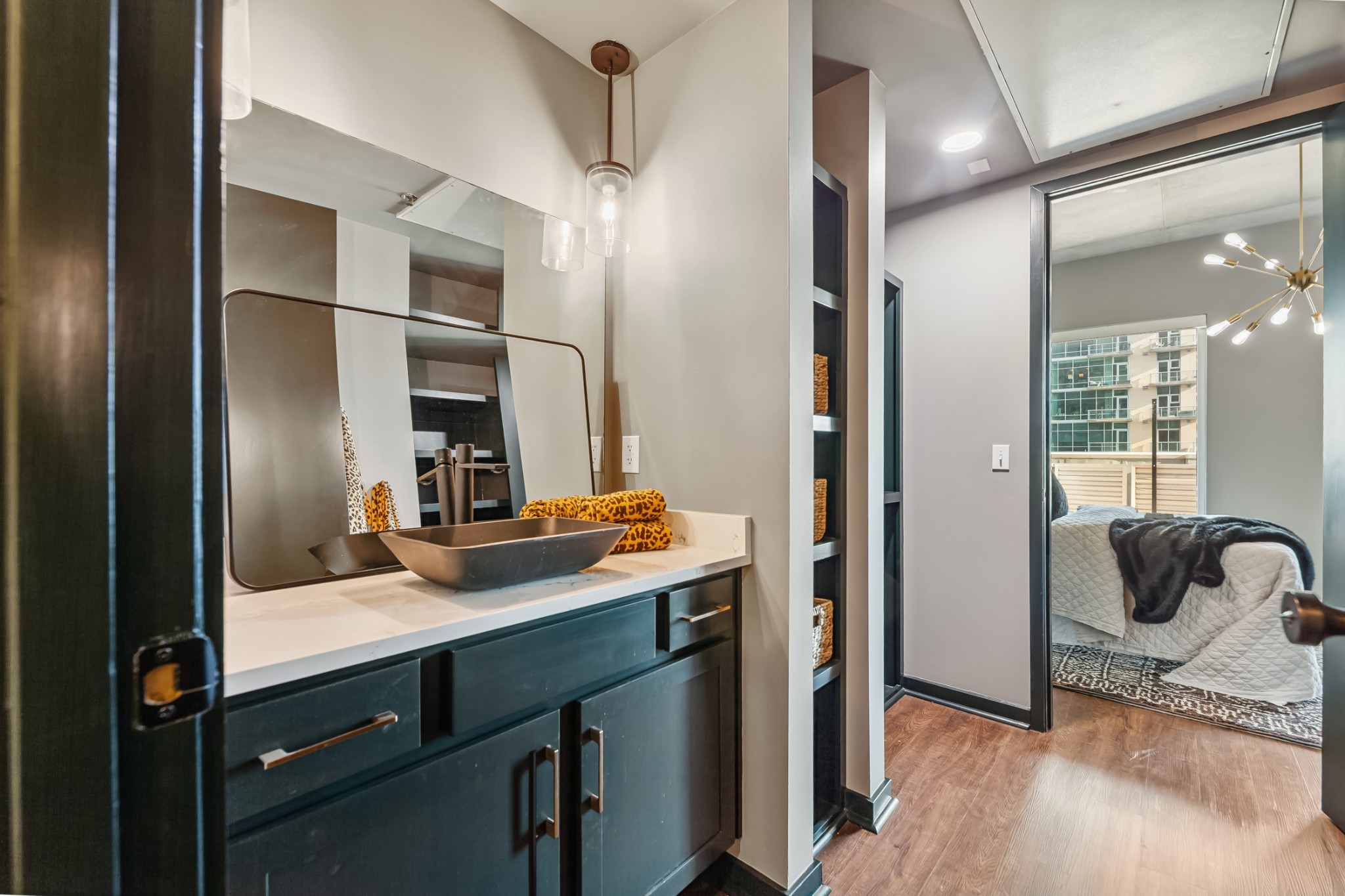 600 12th Ave, S Unit: 902