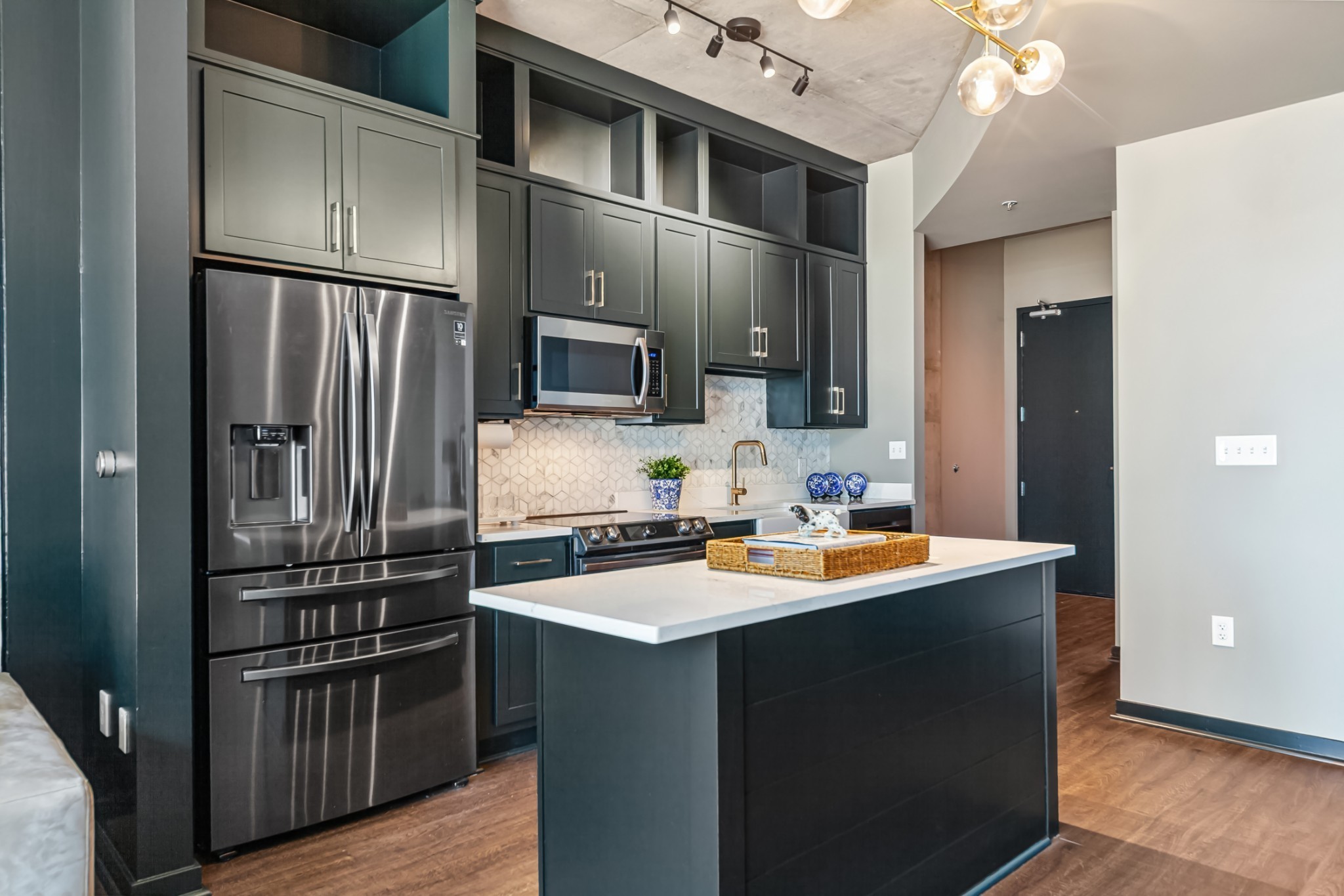 600 12th Ave, S Unit: 902