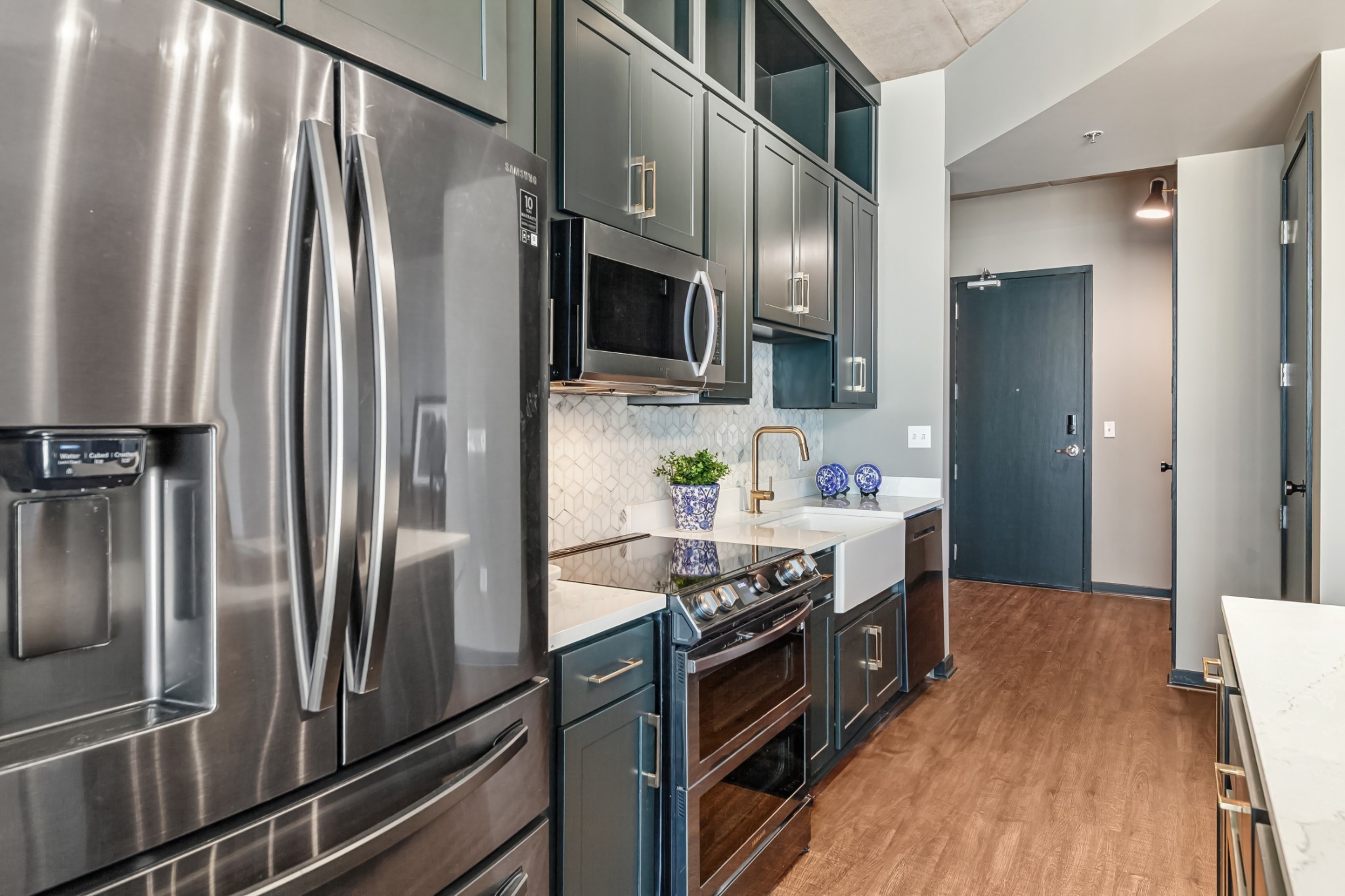 600 12th Ave, S Unit: 902