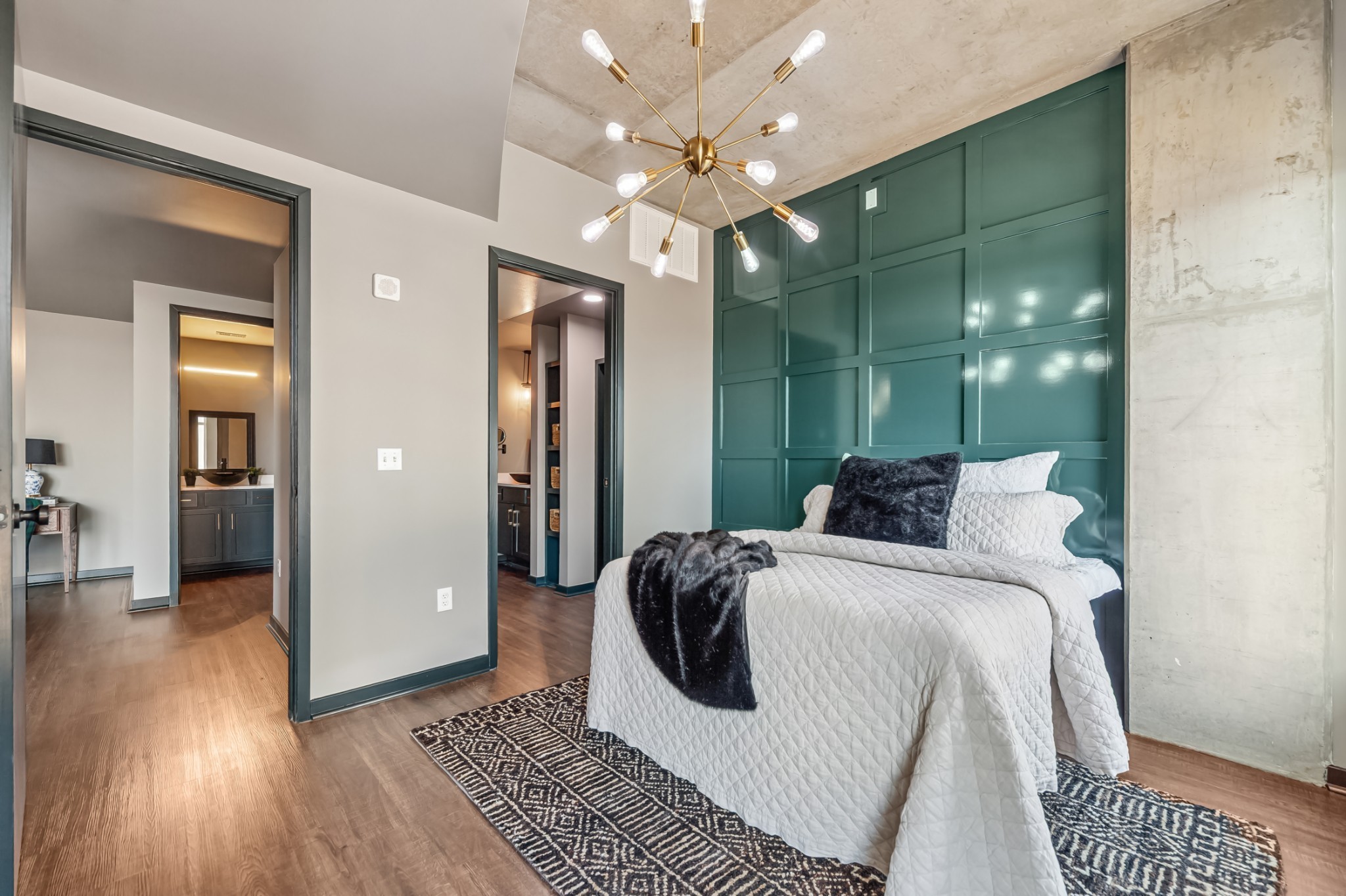 600 12th Ave, S Unit: 902