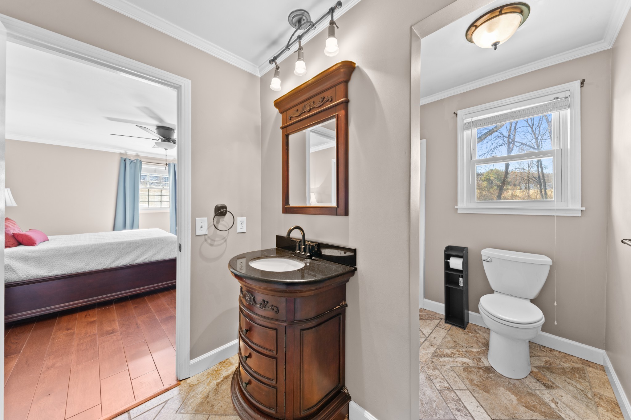 1002 Shannon Ln