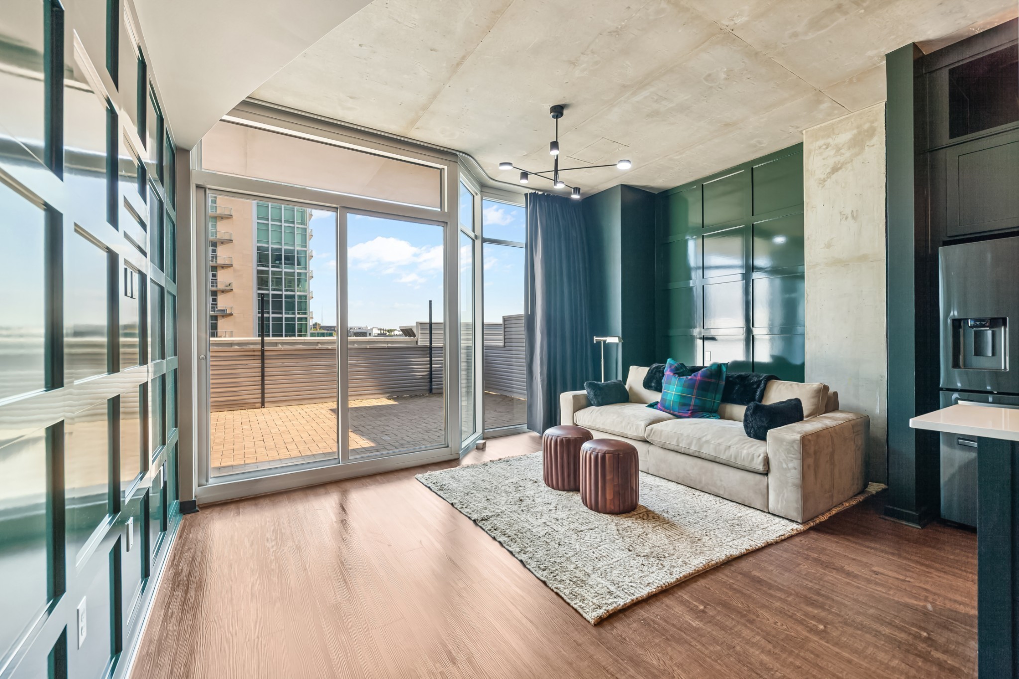 600 12th Ave, S Unit: 902