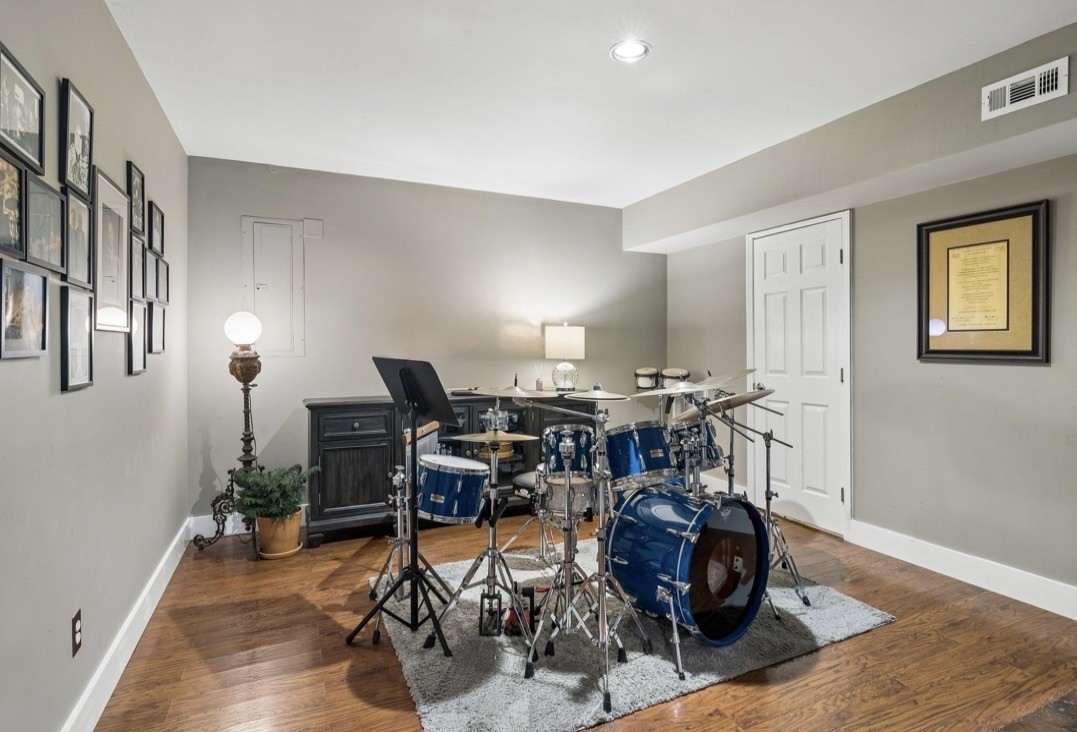 7211 Grammar Dr