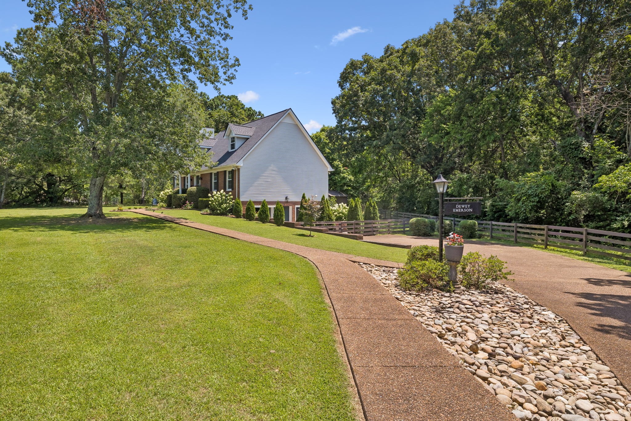 7211 Grammar Dr