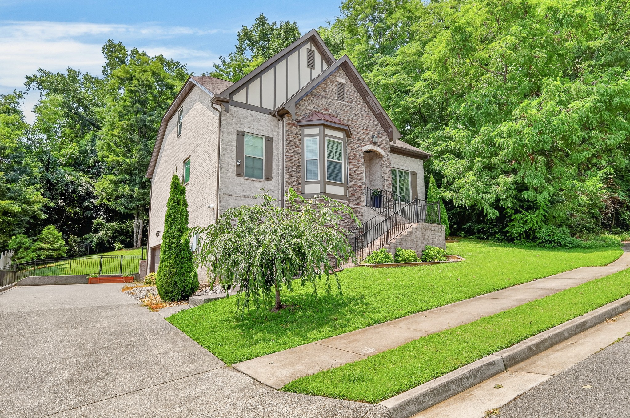 921 Holgate Ct