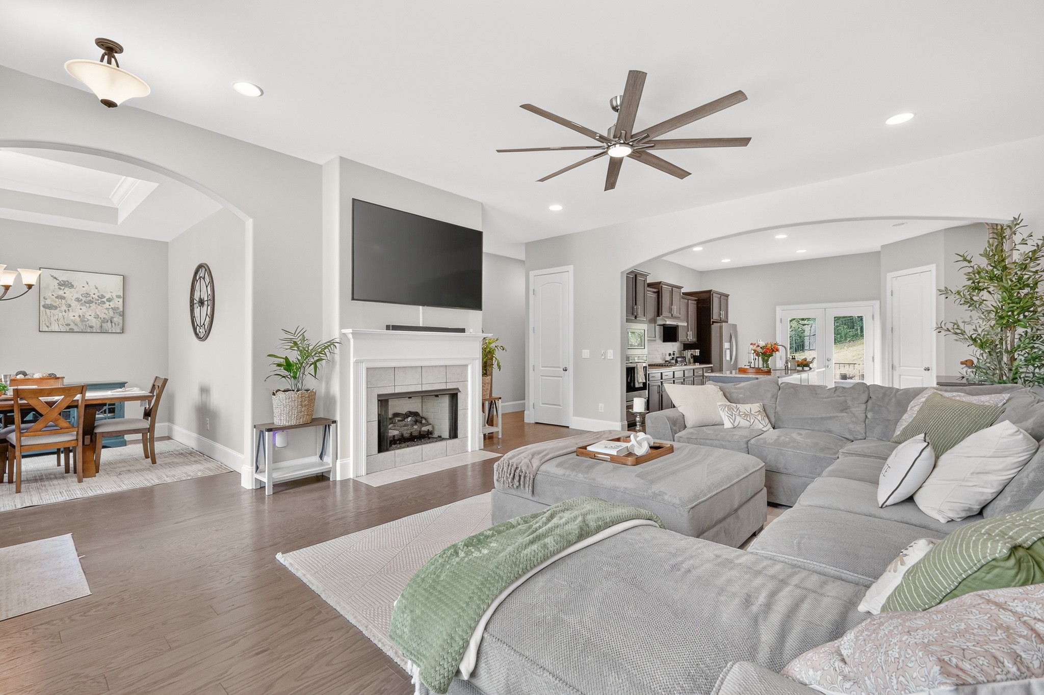 921 Holgate Ct