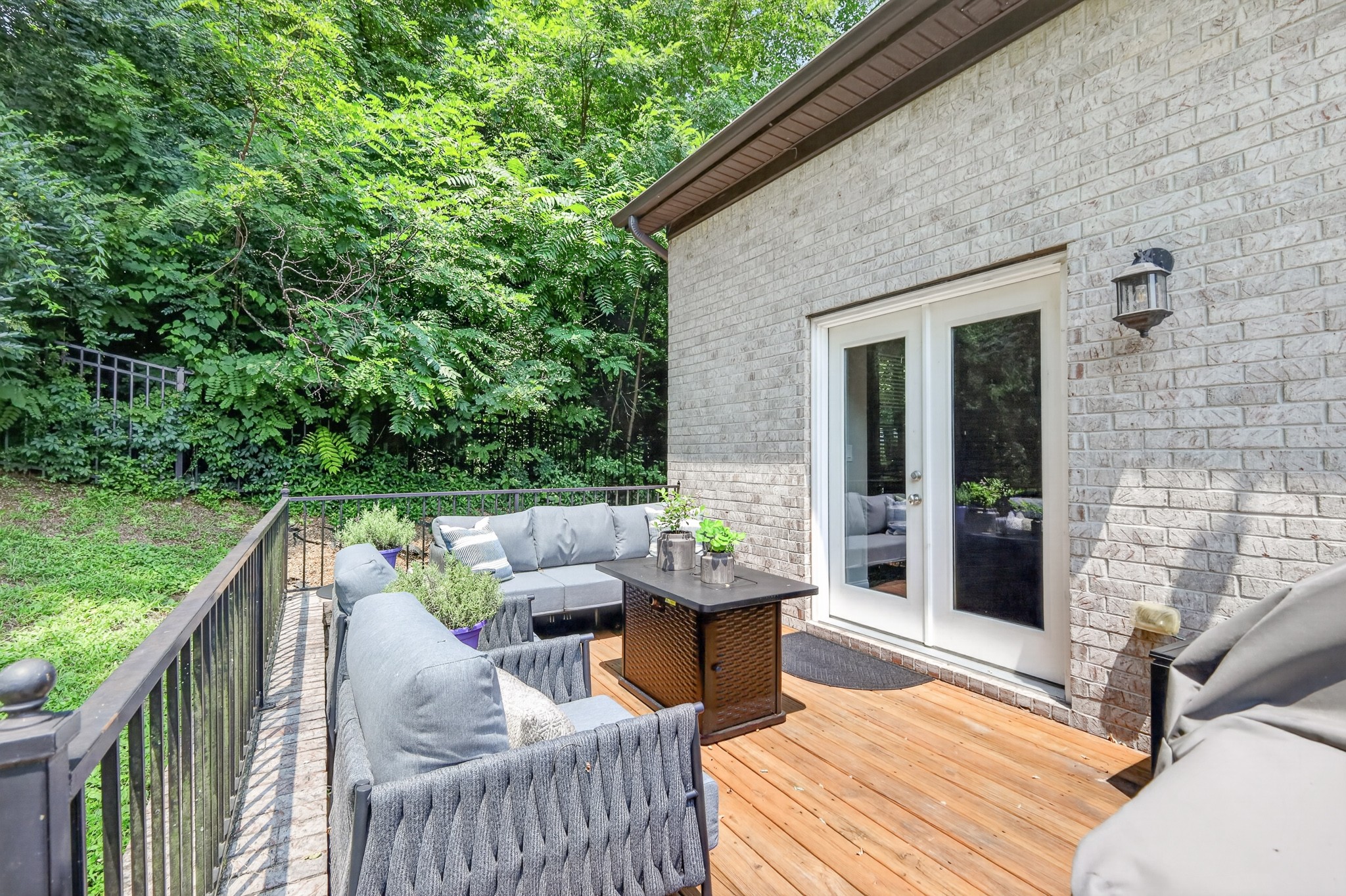 921 Holgate Ct