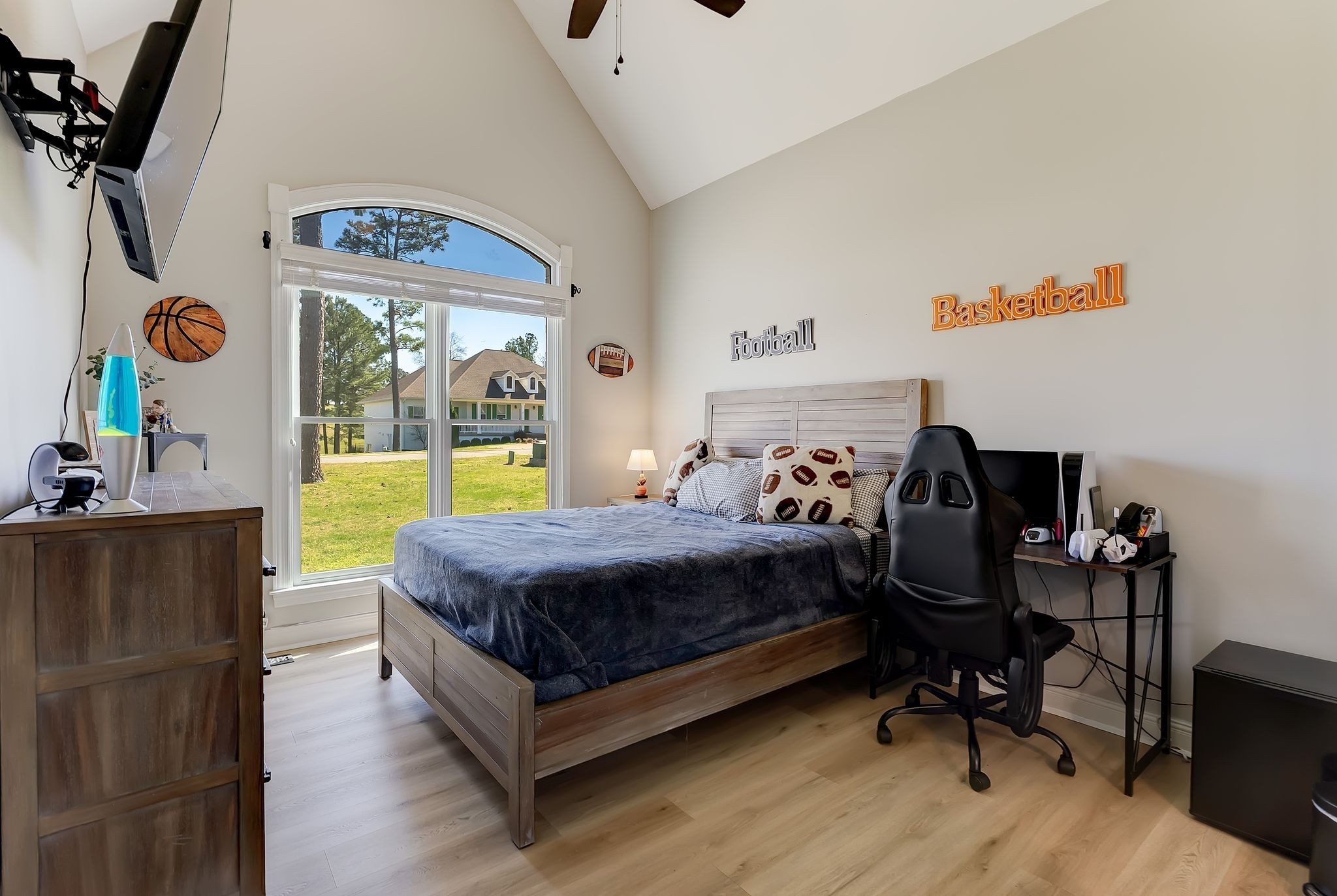 524 Country Club Dr