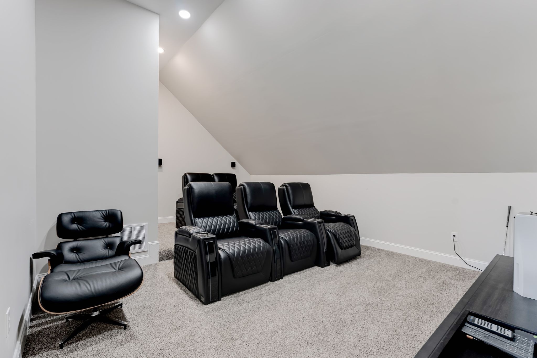 524 Country Club Dr