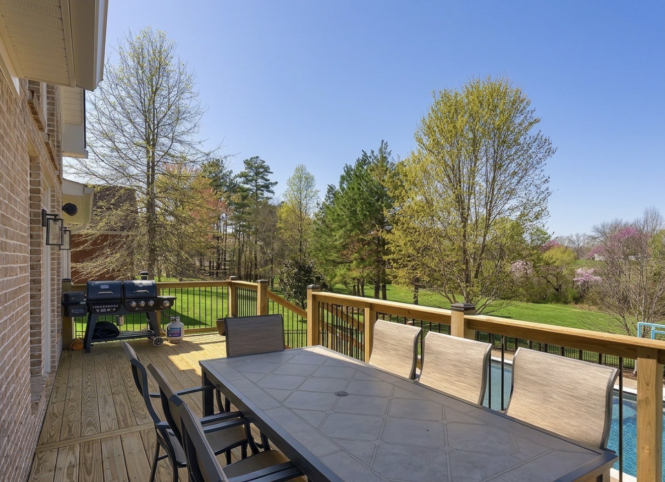 524 Country Club Dr