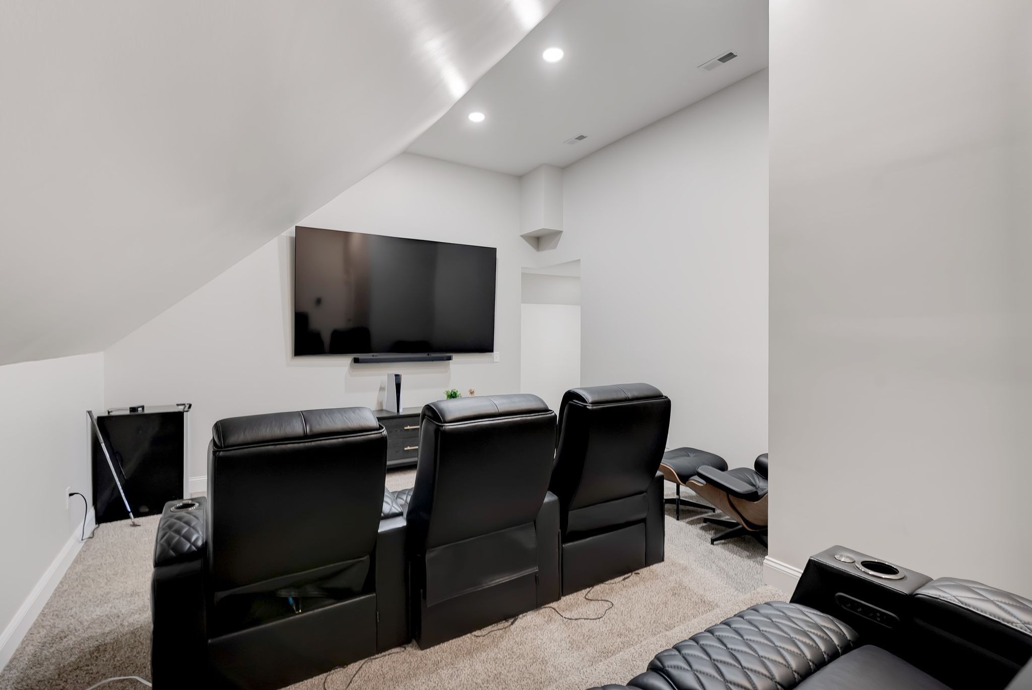 524 Country Club Dr
