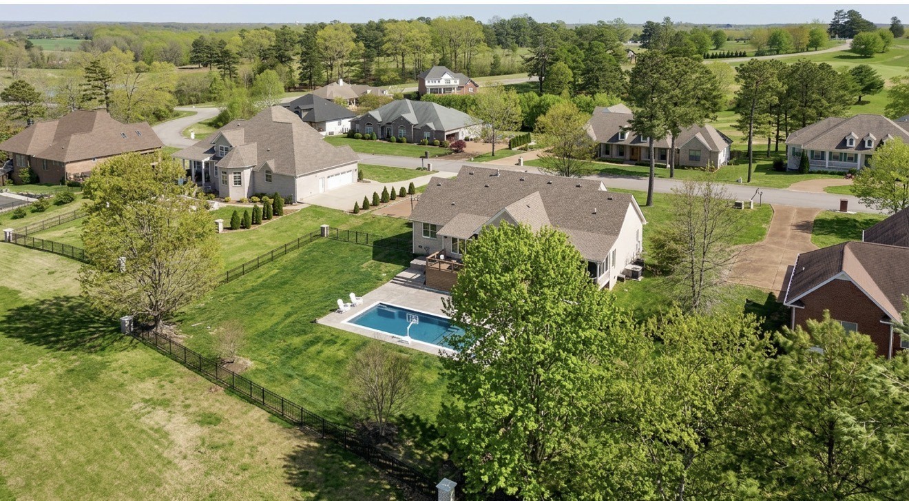 524 Country Club Dr