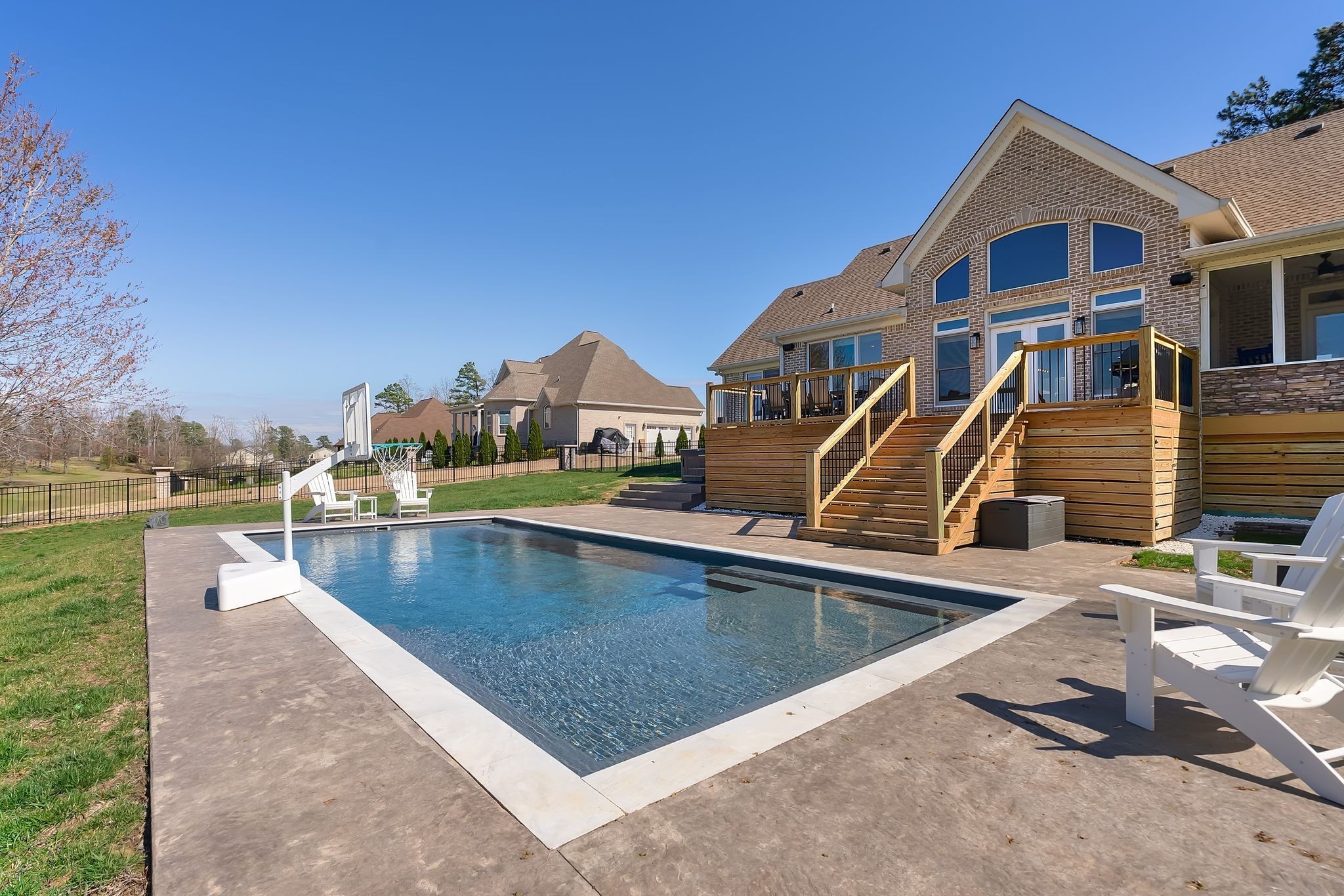 524 Country Club Dr