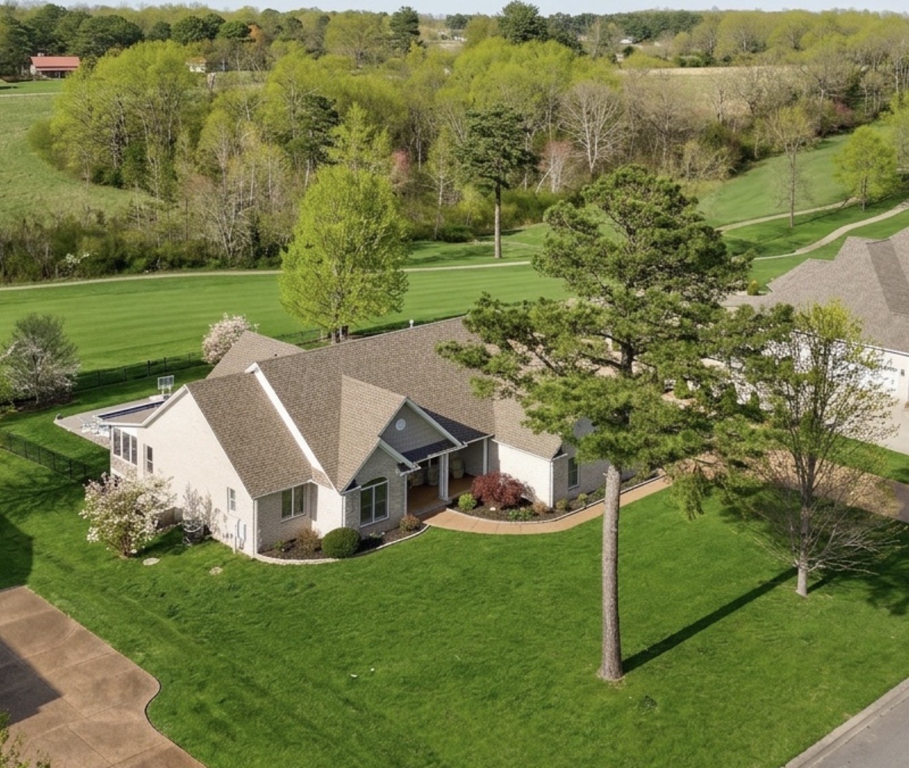524 Country Club Dr