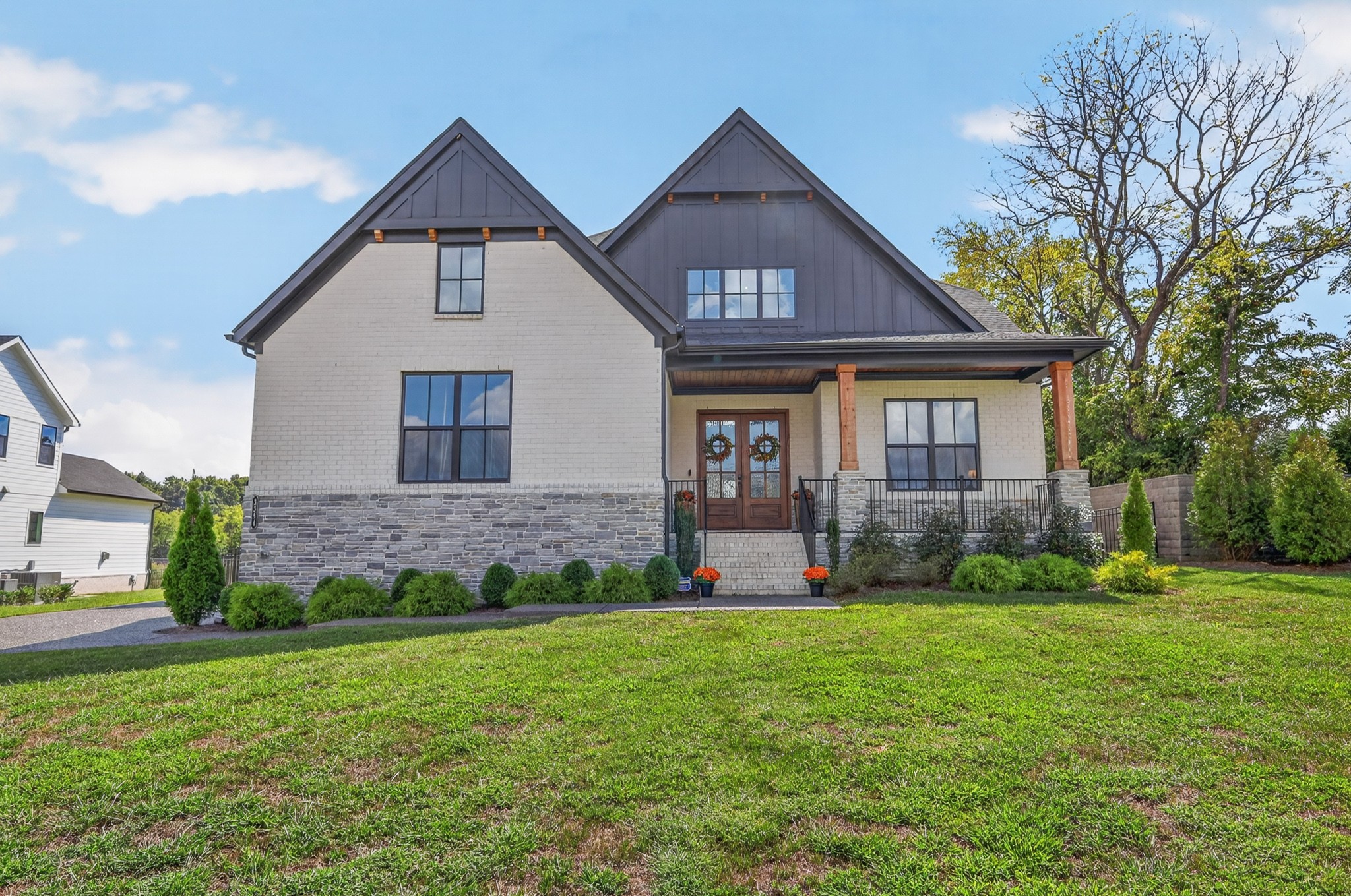 3384 Sarah Bee Ln