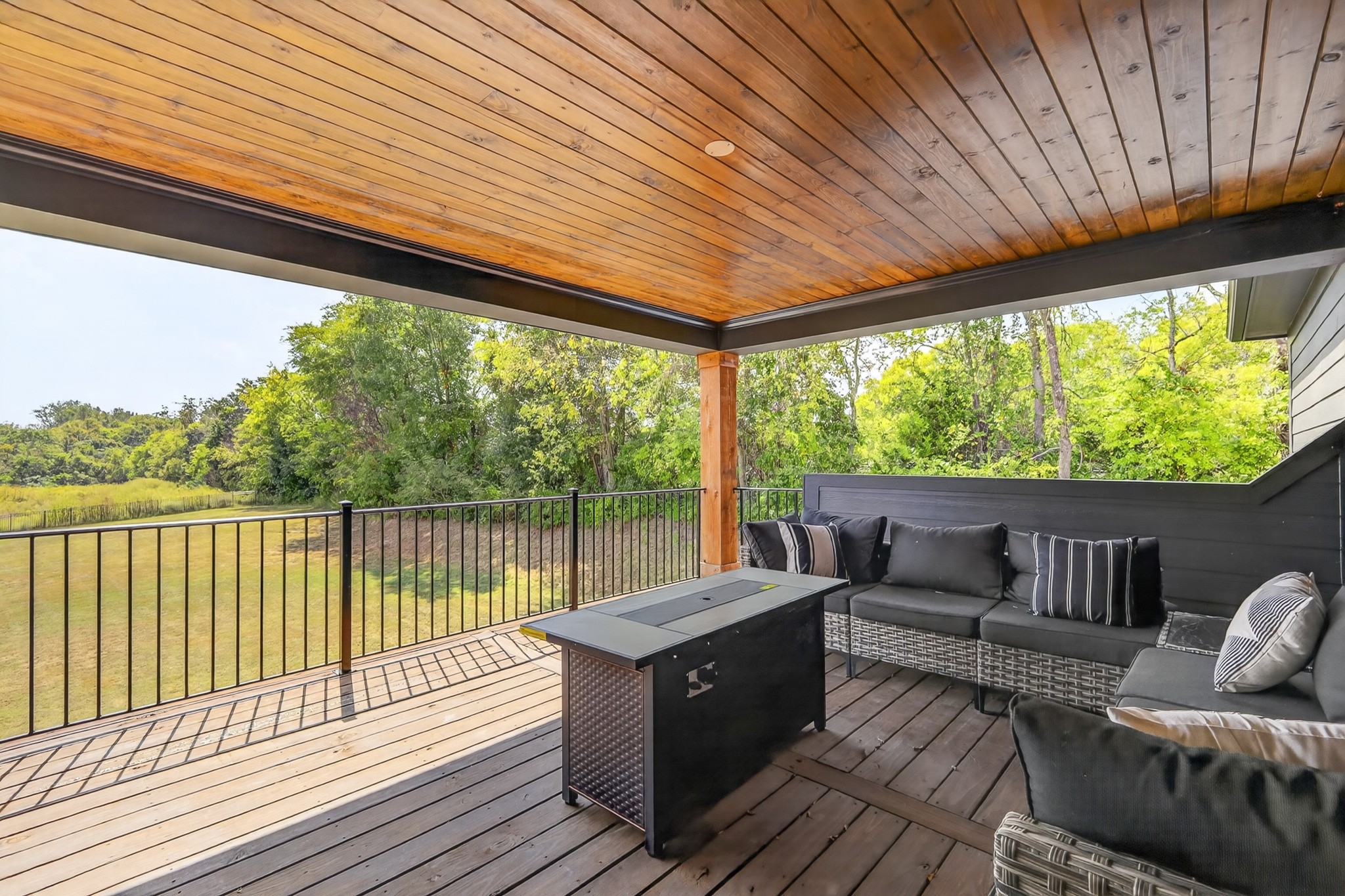 3384 Sarah Bee Ln
