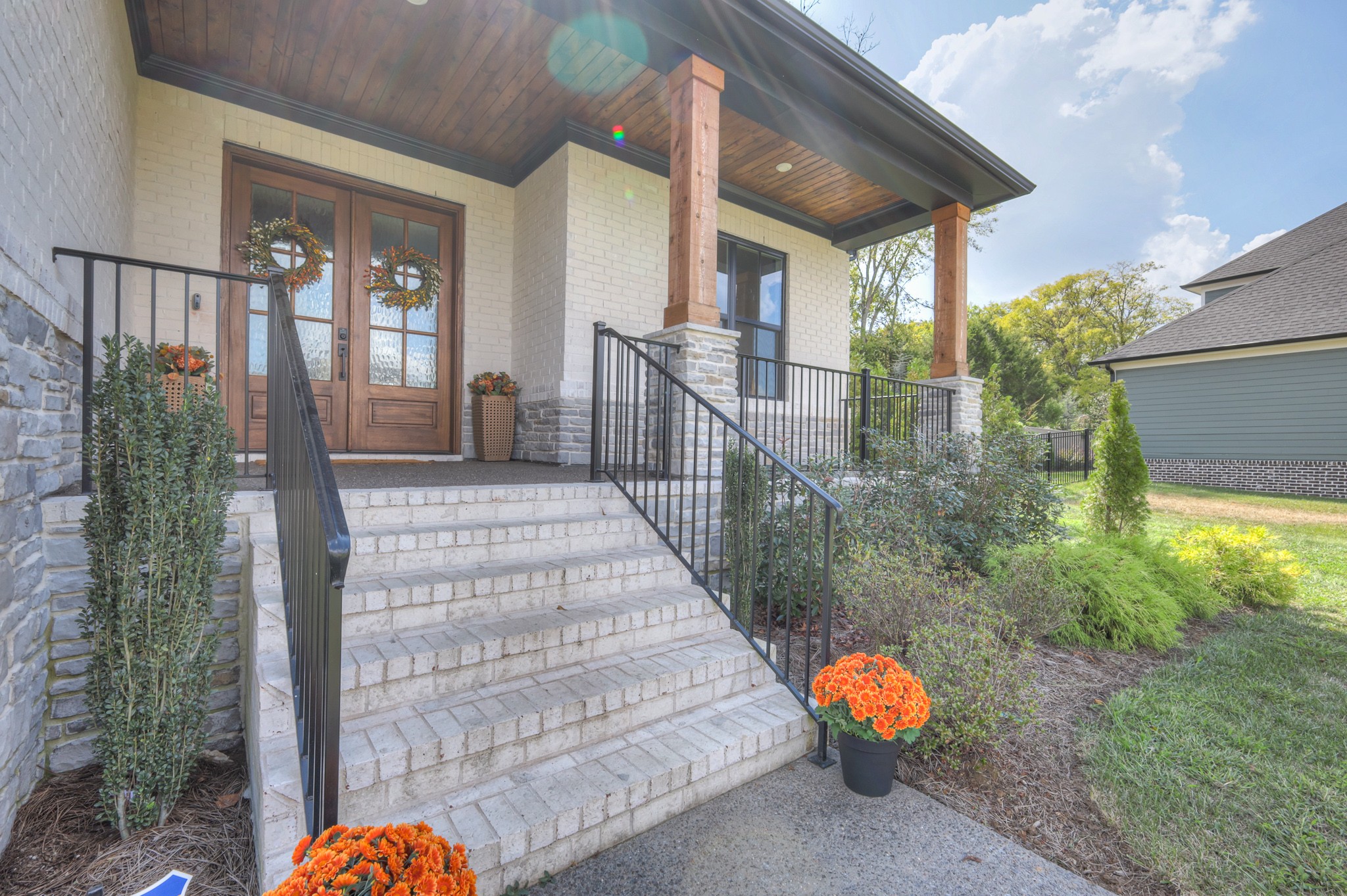 3384 Sarah Bee Ln