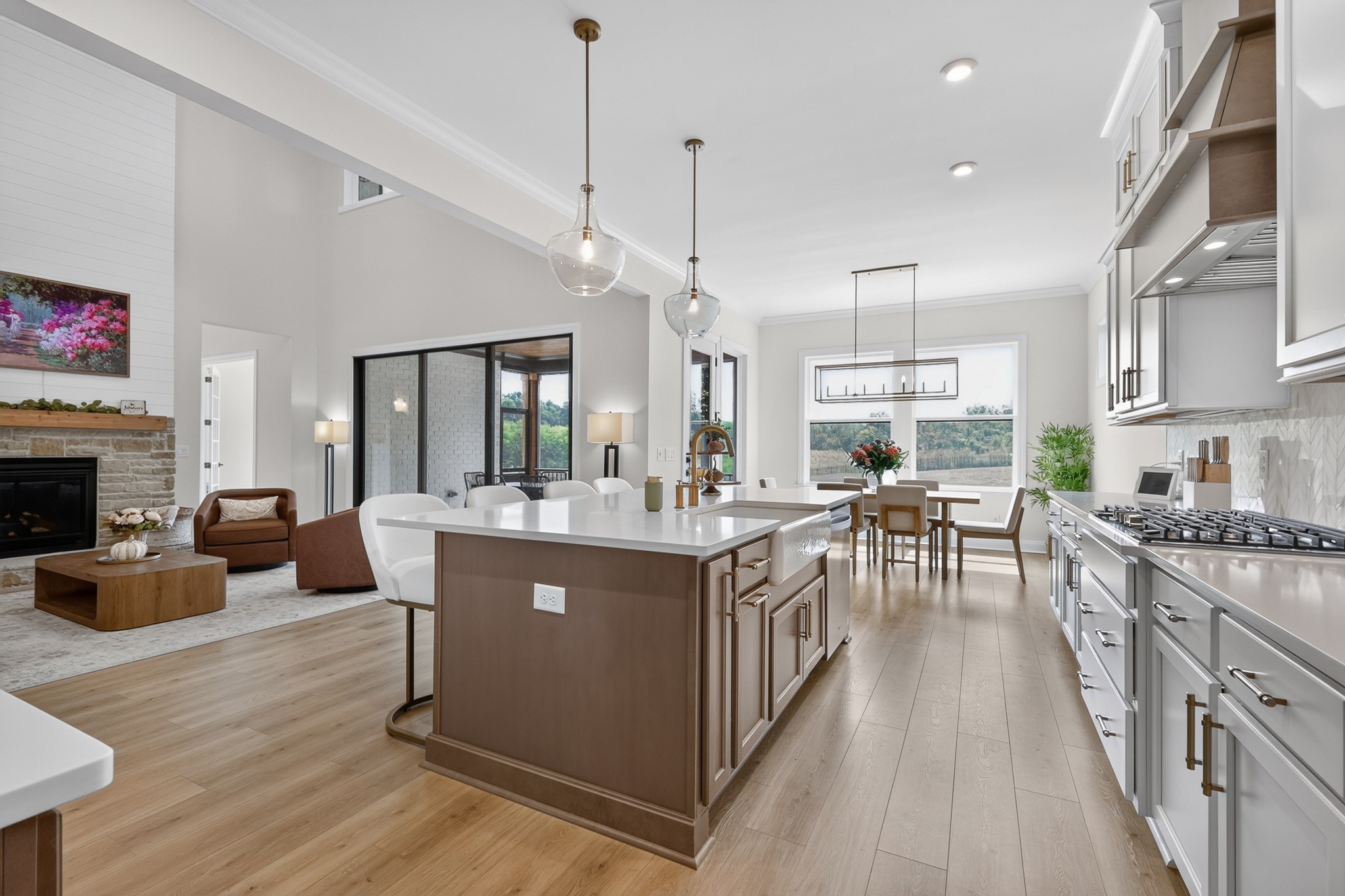3384 Sarah Bee Ln