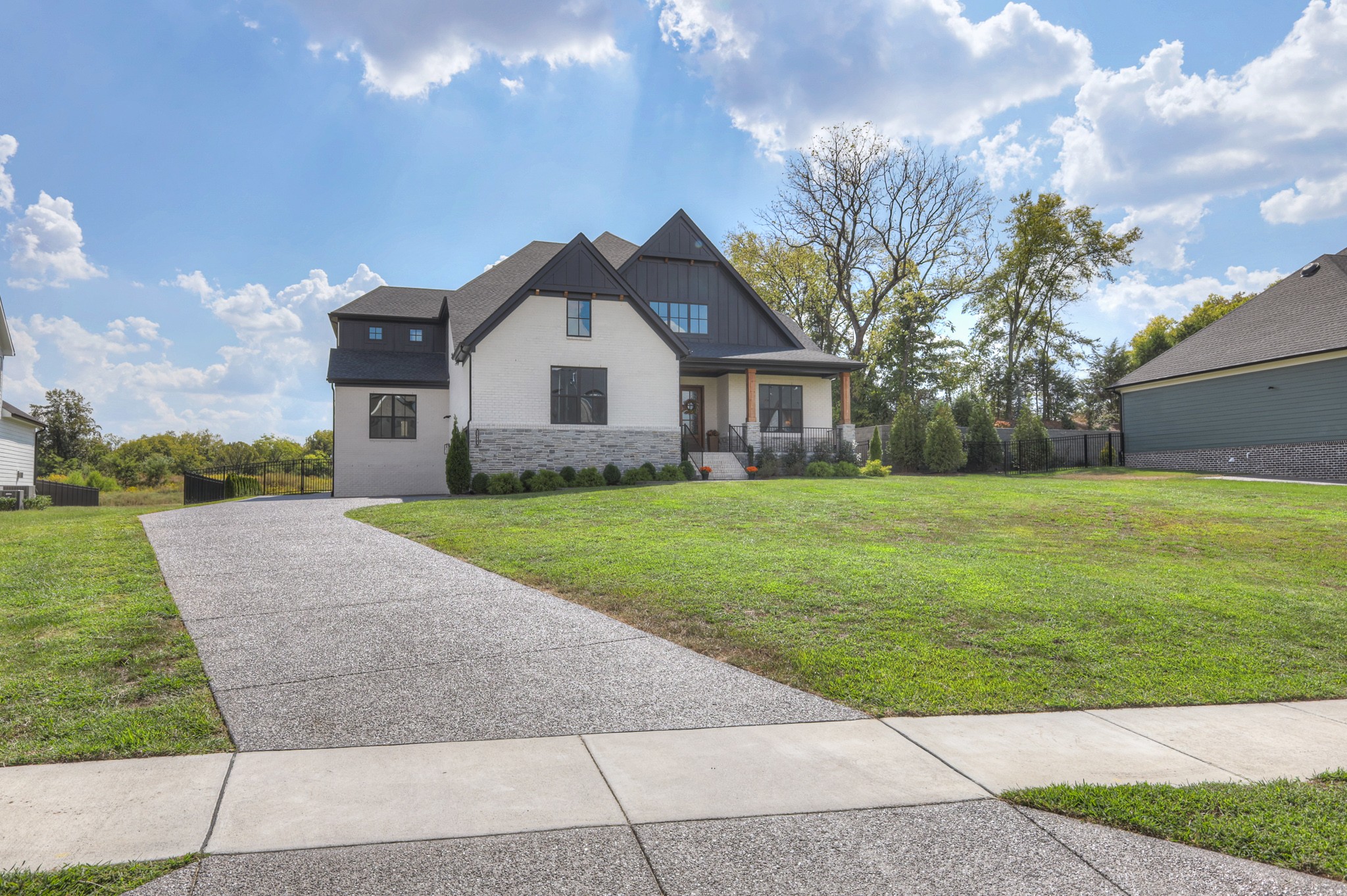 3384 Sarah Bee Ln