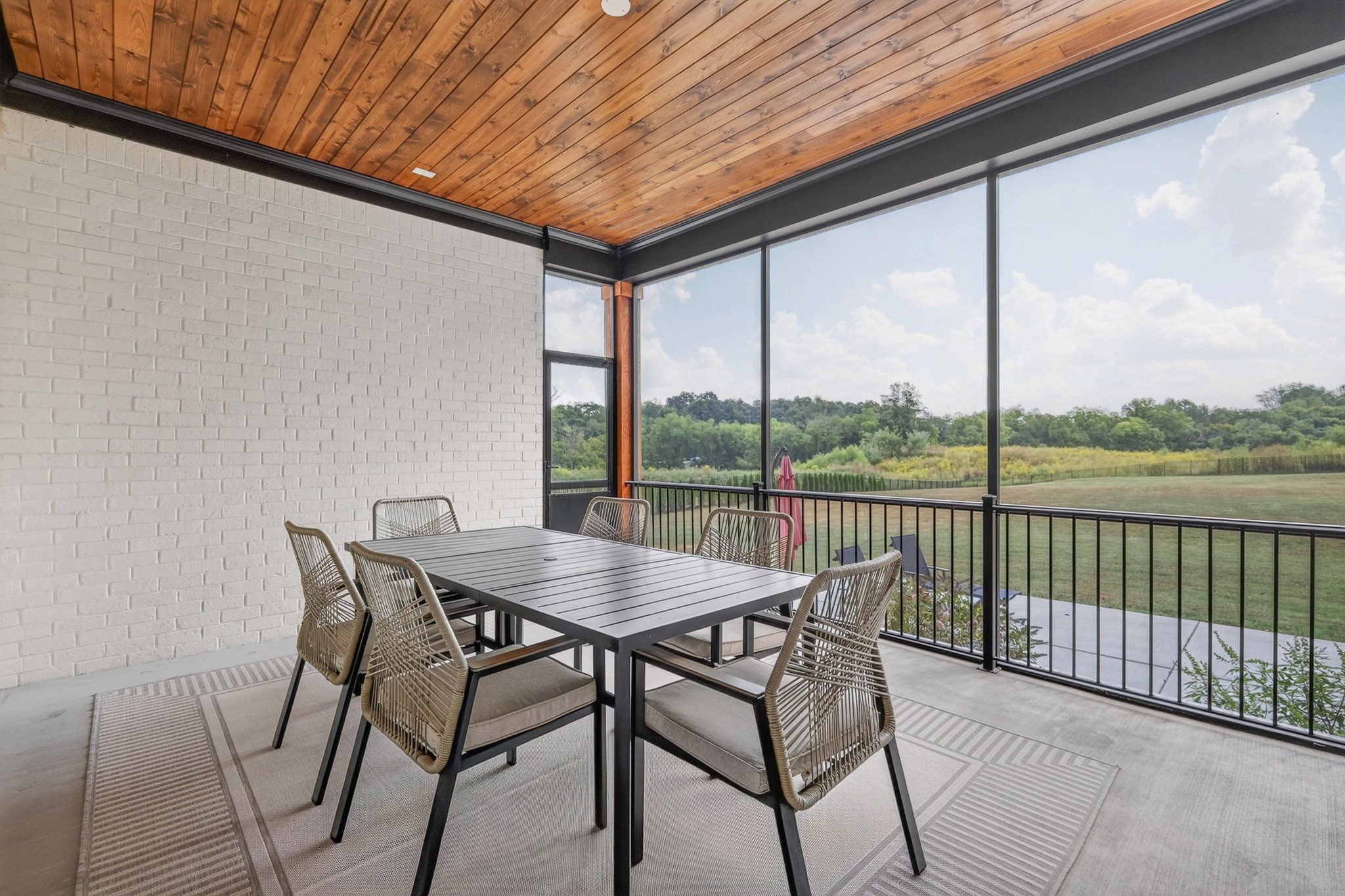3384 Sarah Bee Ln