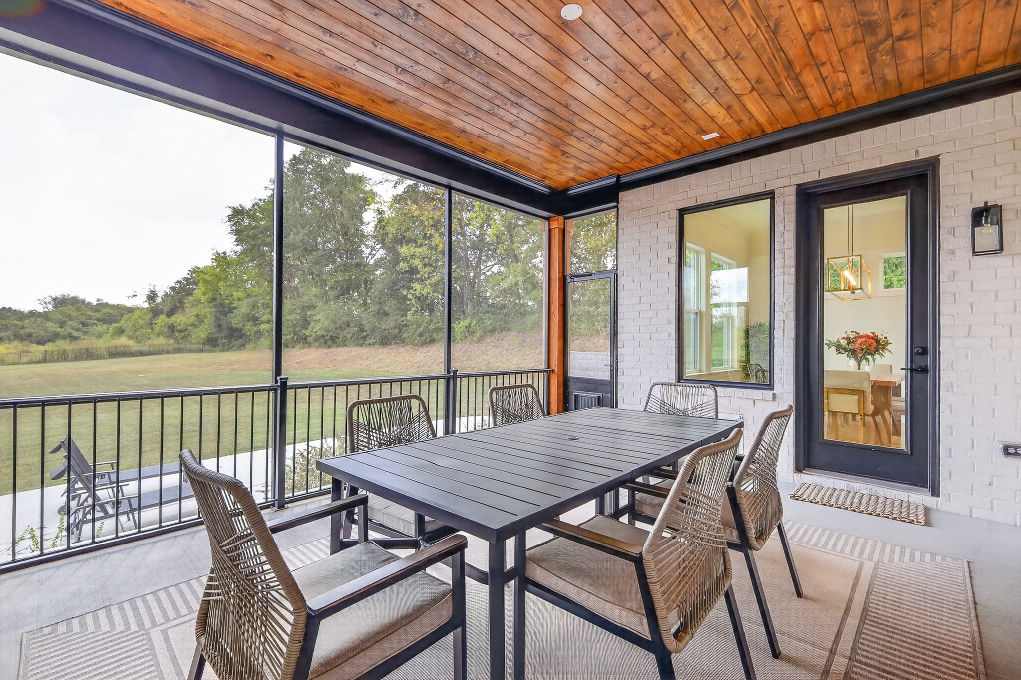 3384 Sarah Bee Ln