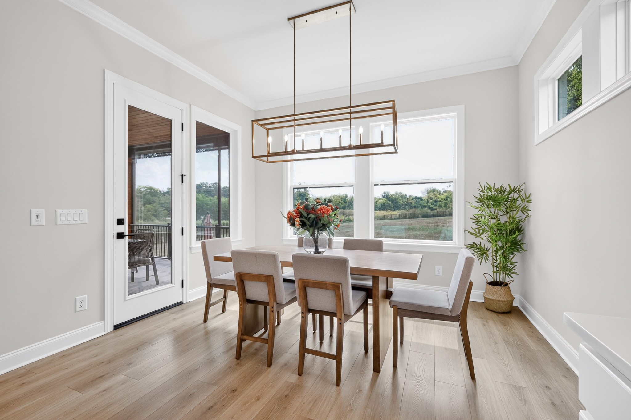 3384 Sarah Bee Ln