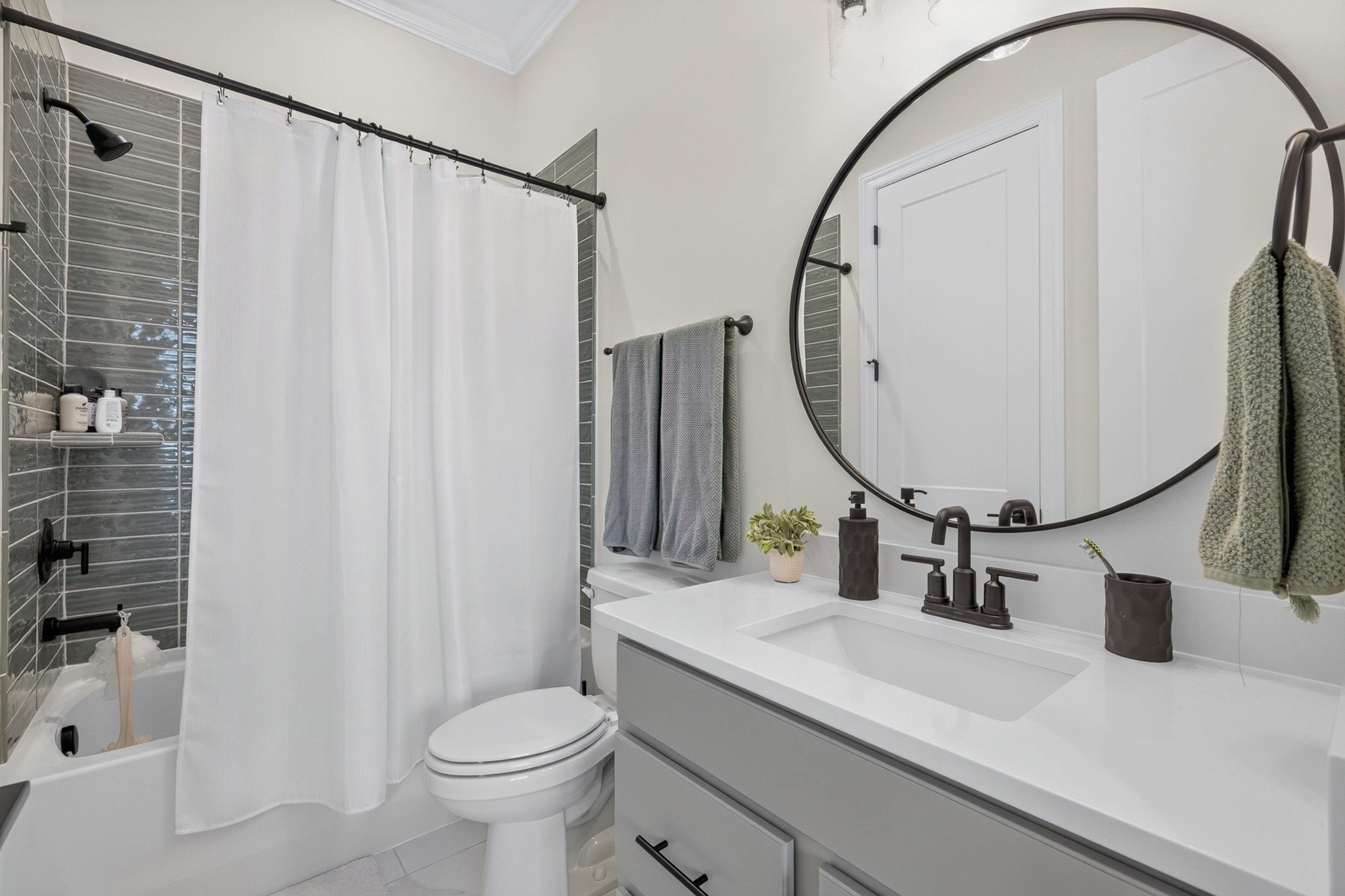 3384 Sarah Bee Ln