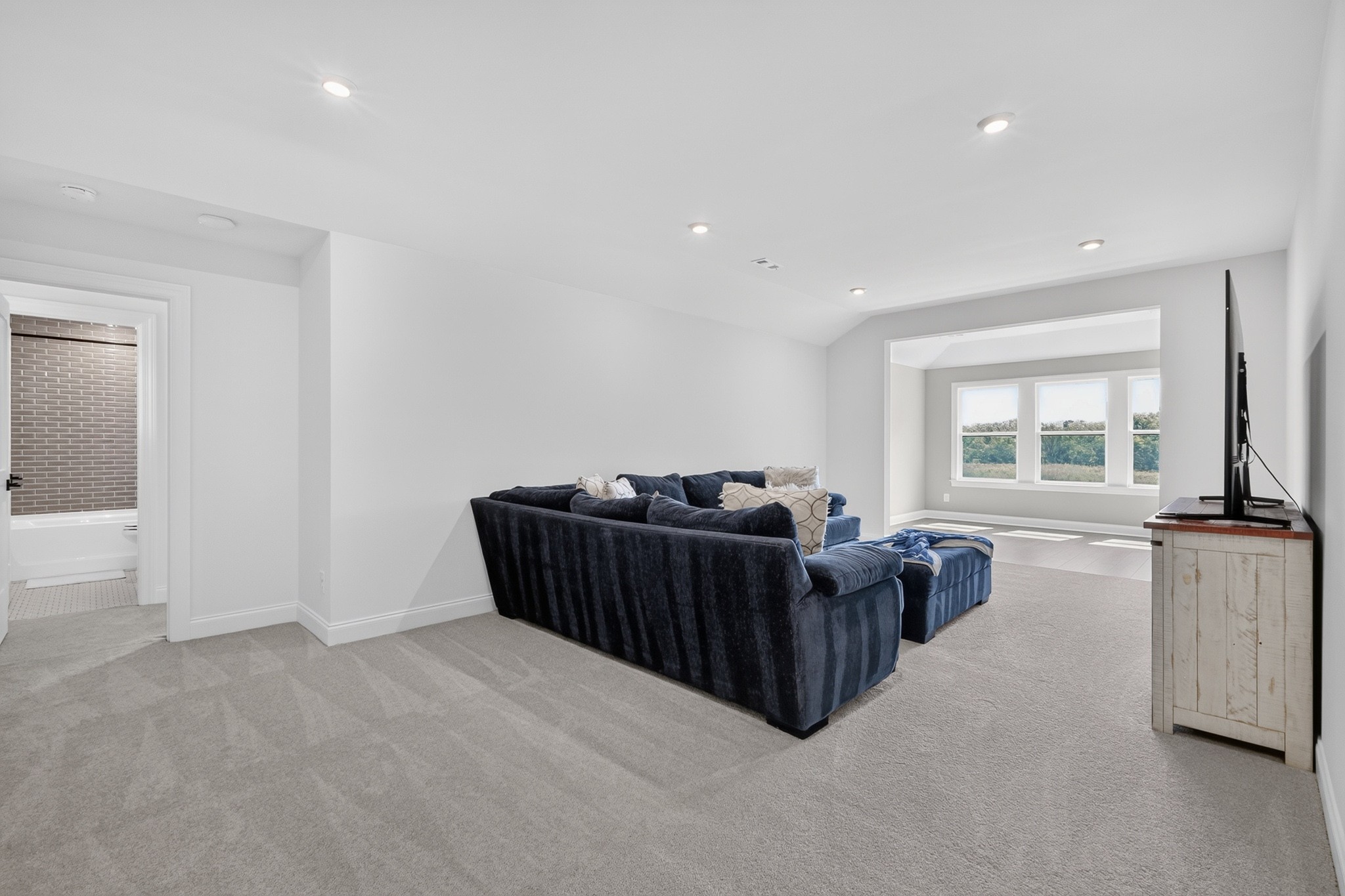 3384 Sarah Bee Ln
