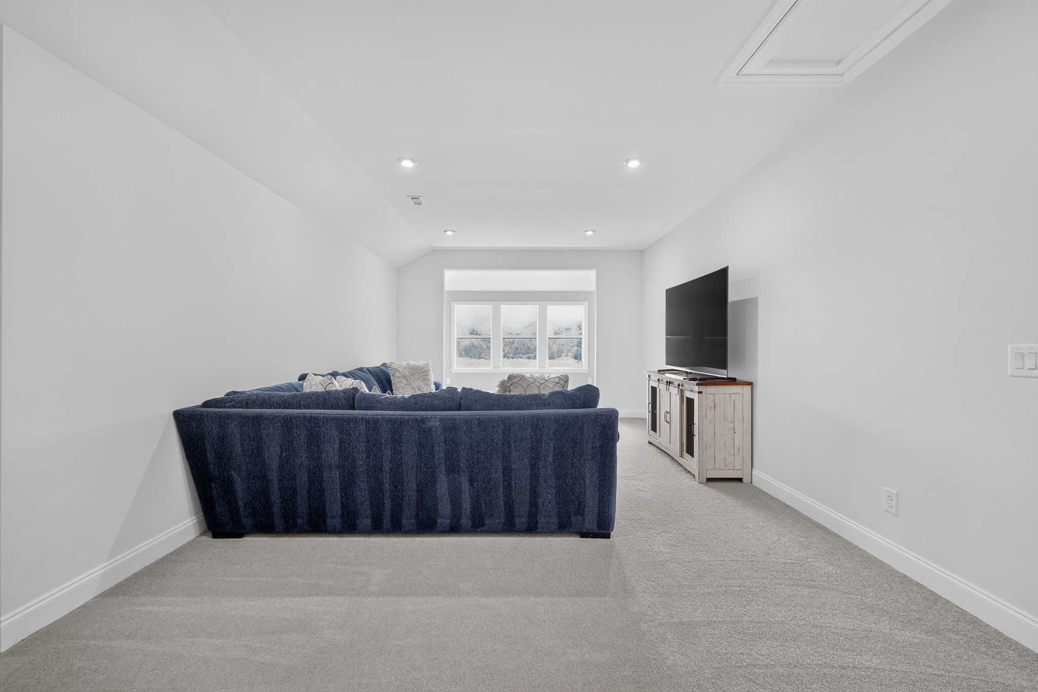 3384 Sarah Bee Ln