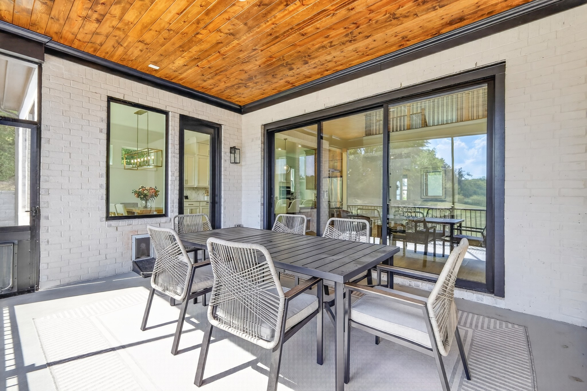 3384 Sarah Bee Ln