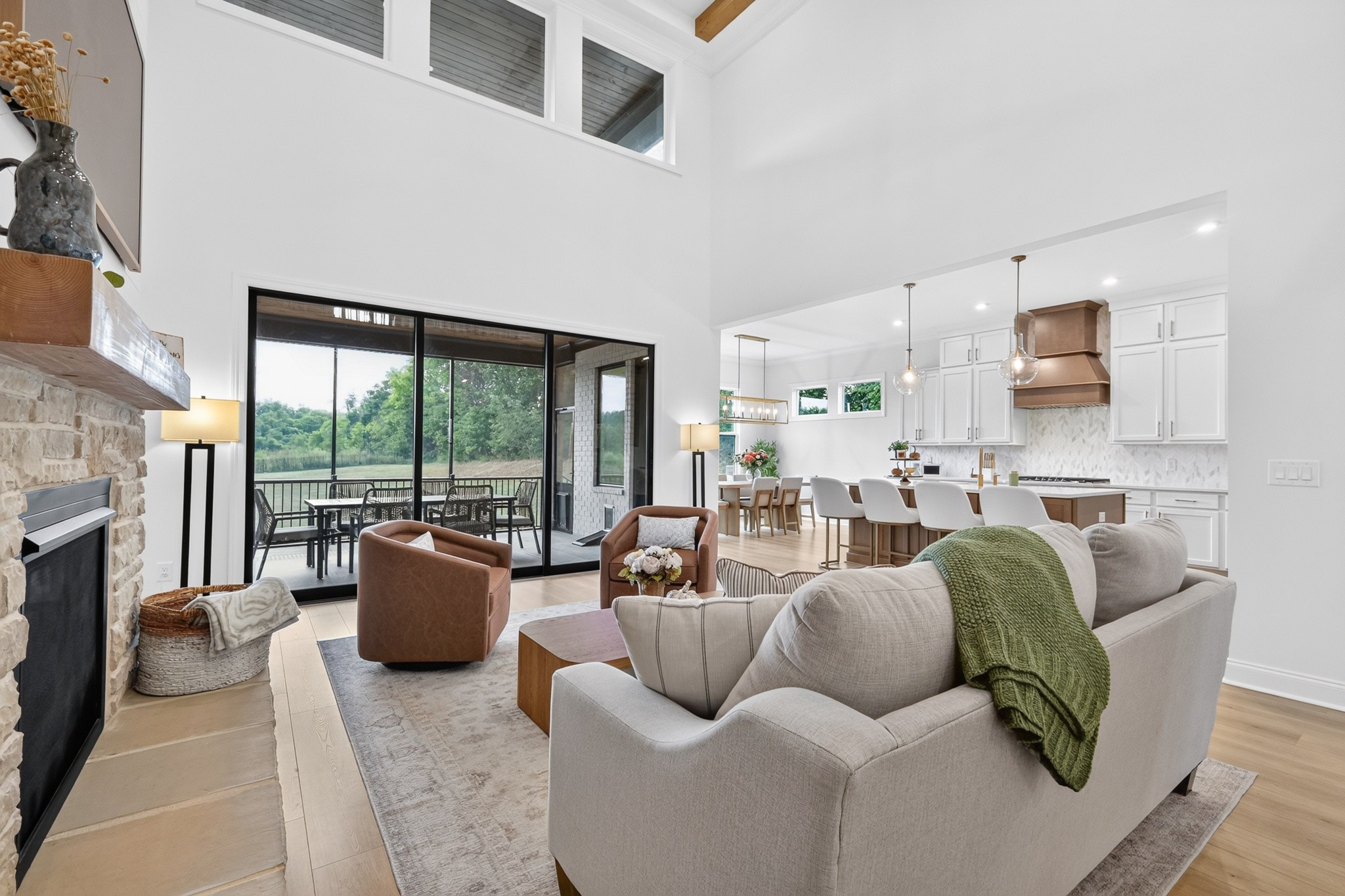 3384 Sarah Bee Ln