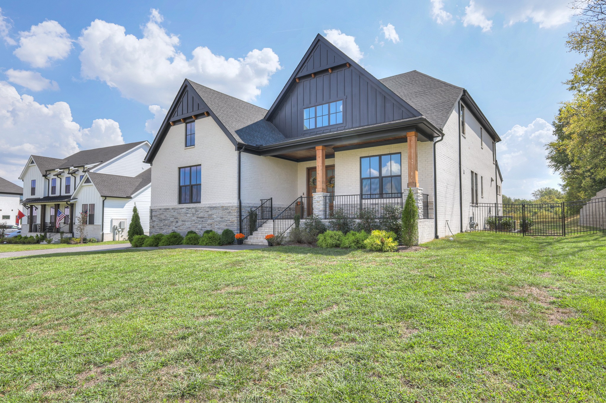 3384 Sarah Bee Ln