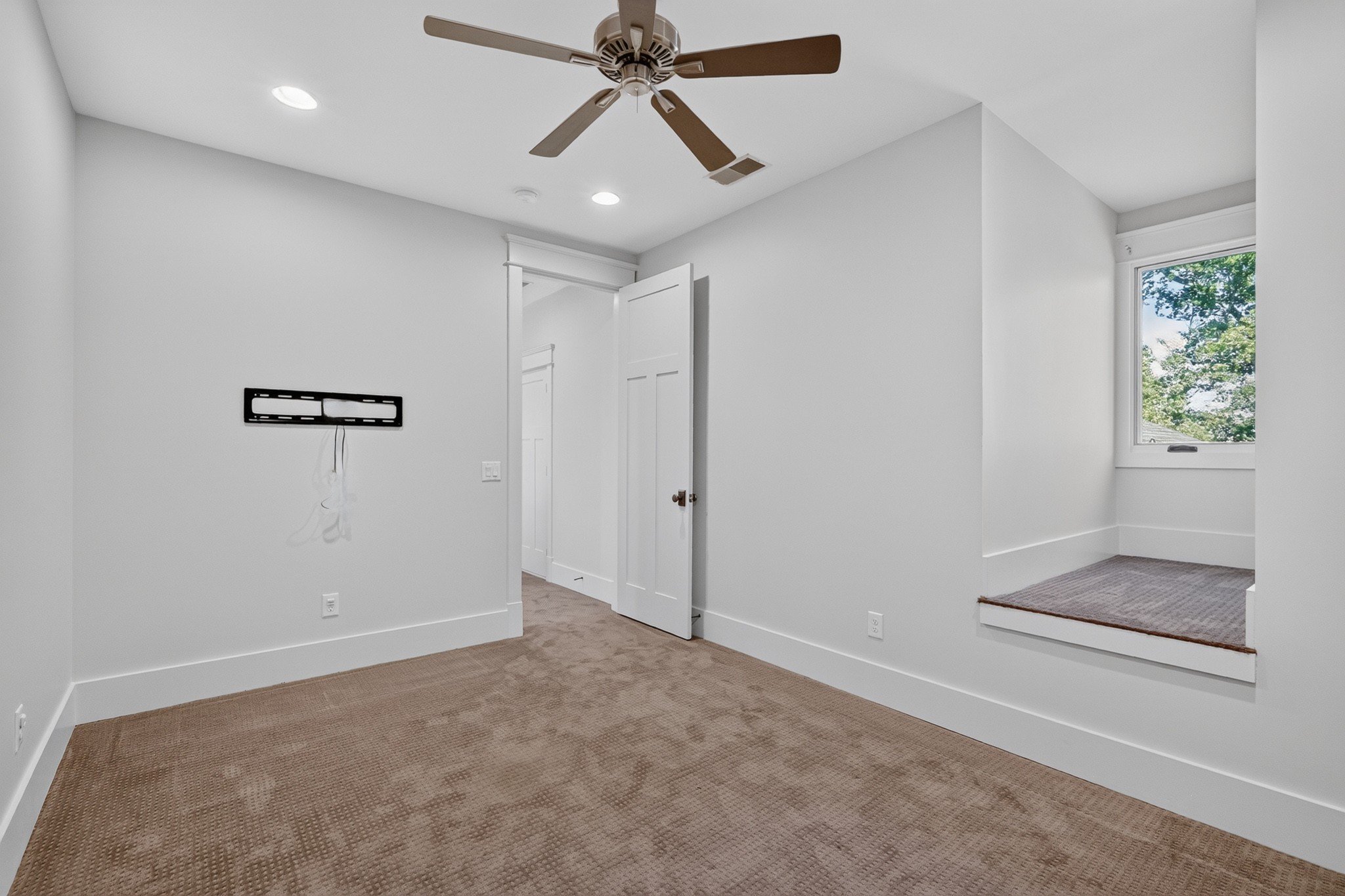 1483 Boardwalk Pl