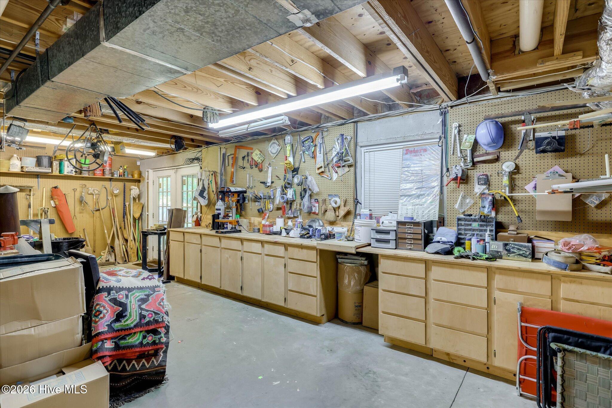 687 Whitewood Way
