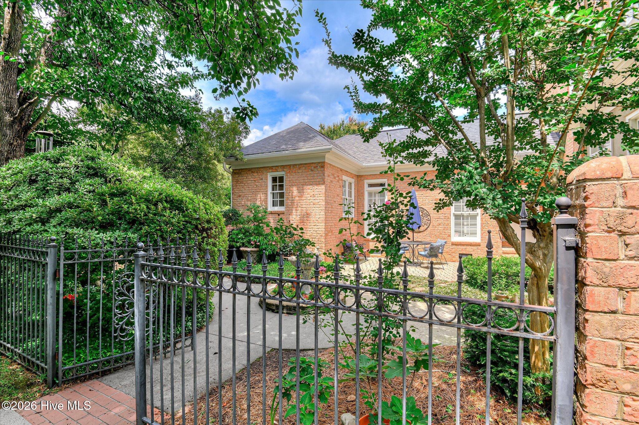 3654 Bay Drive