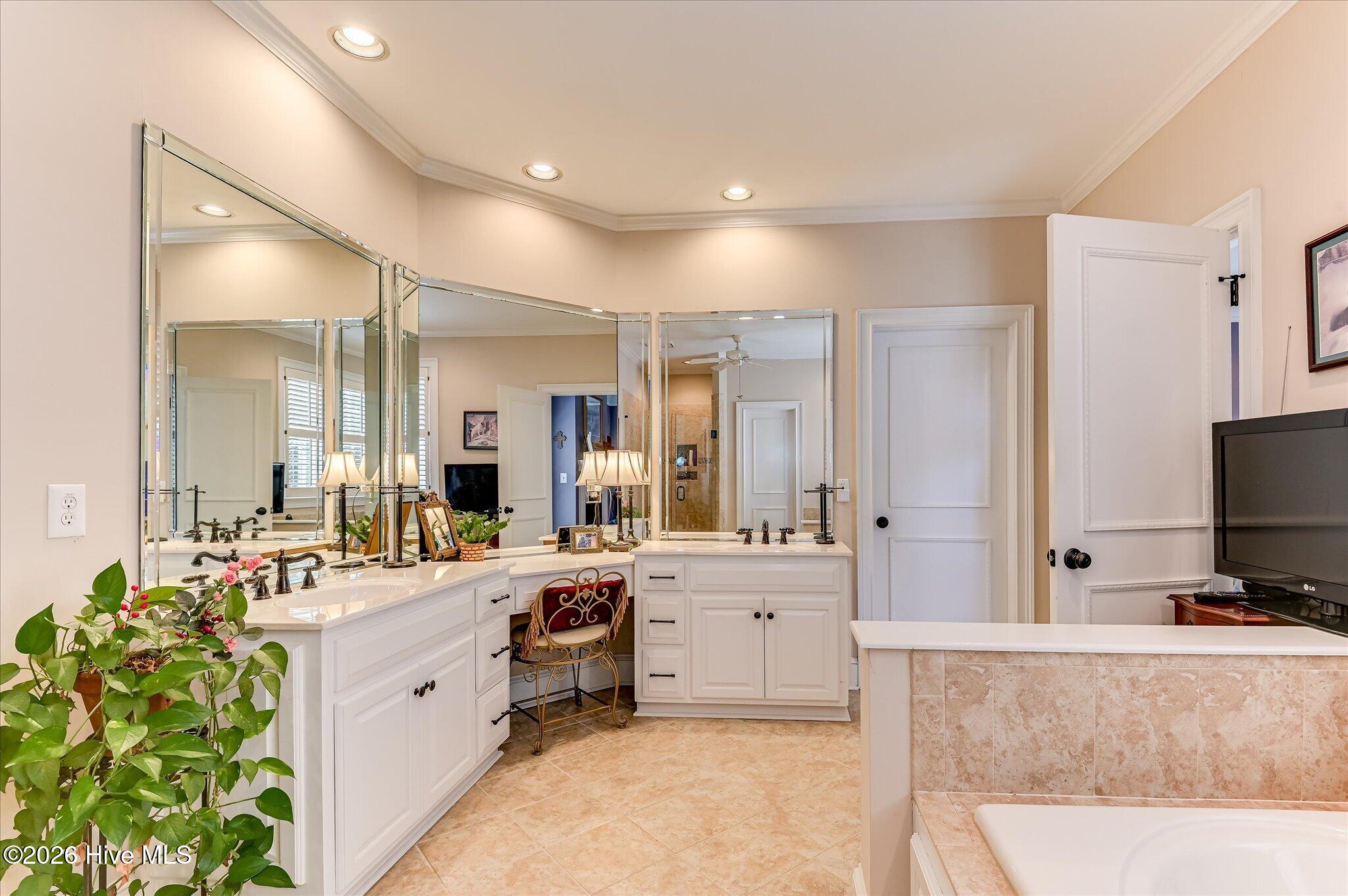 3654 Bay Drive