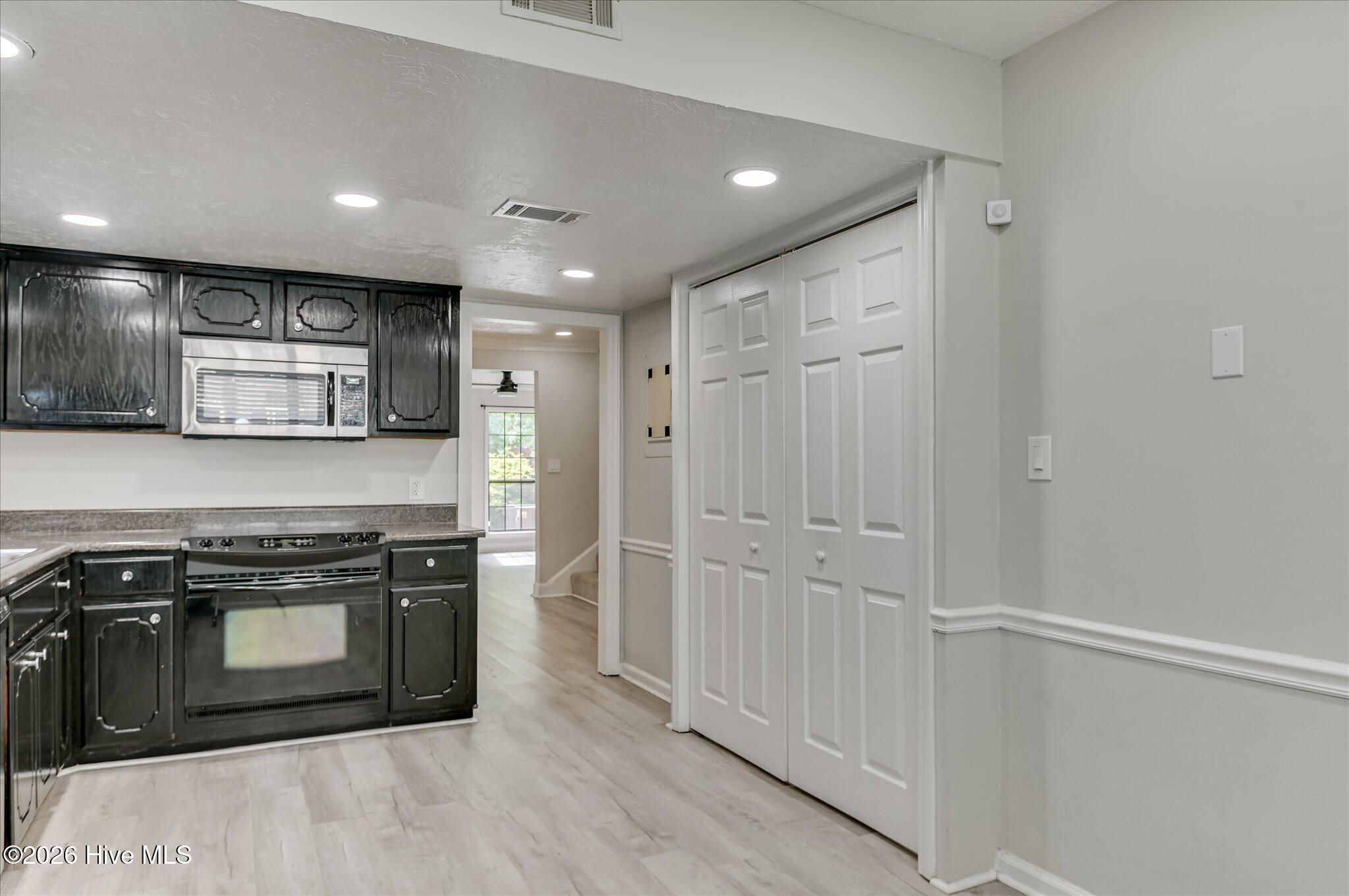 405 Folkstone Circle