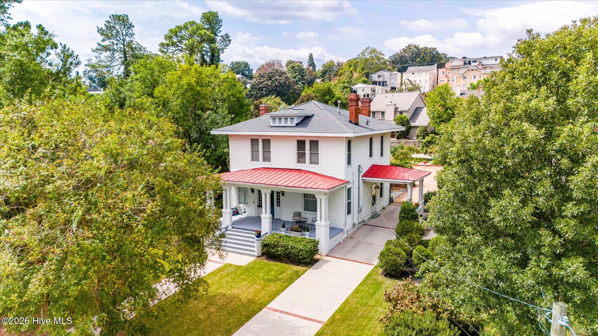 925 Heard Avenue