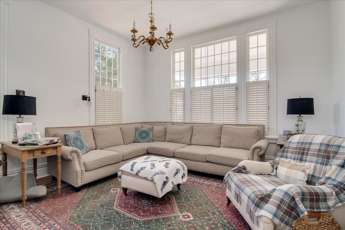 2627 HELEN STREET Street