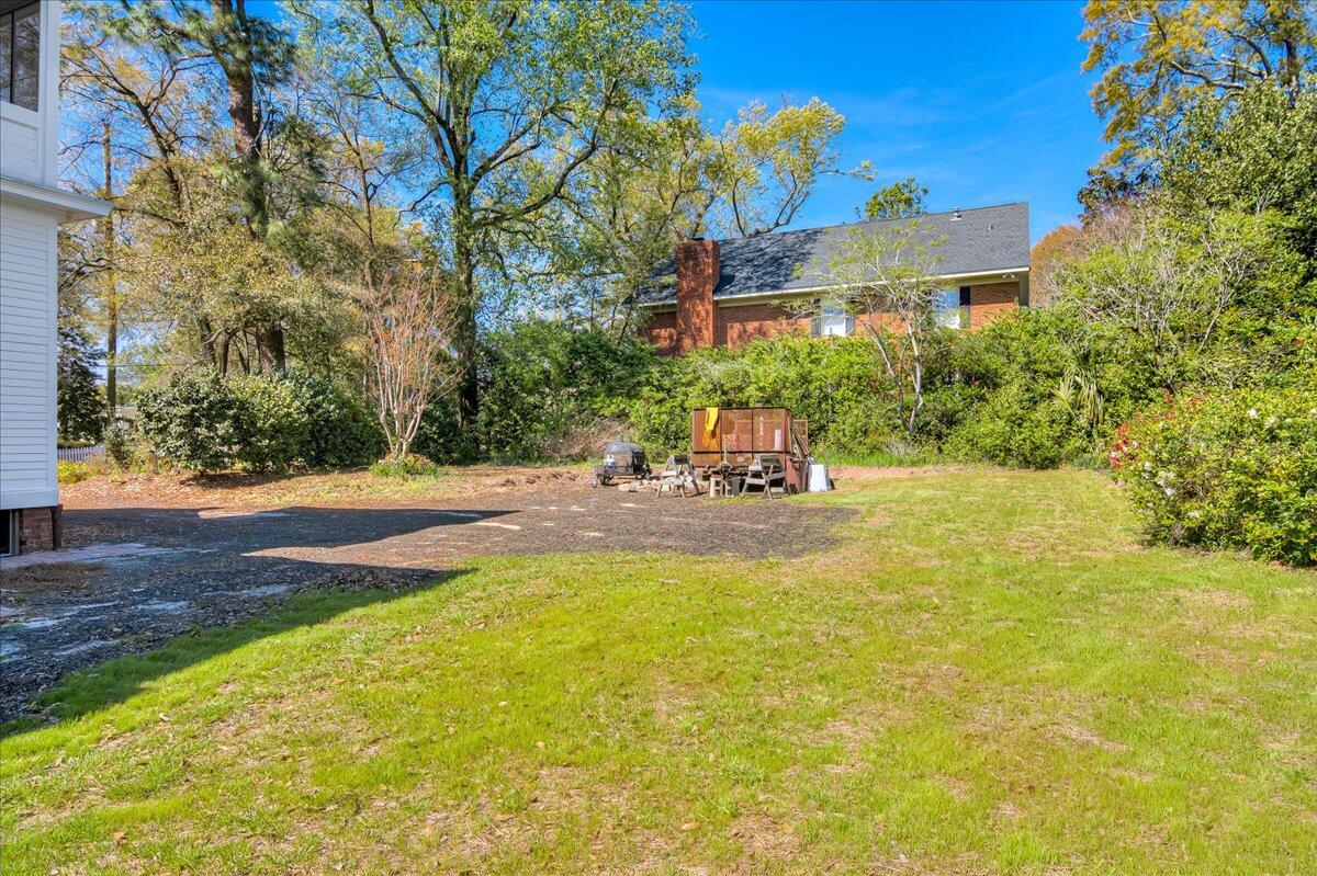 2627 HELEN STREET Street