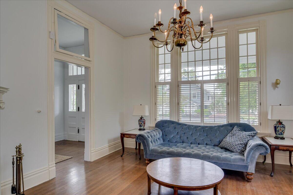 2627 HELEN STREET Street