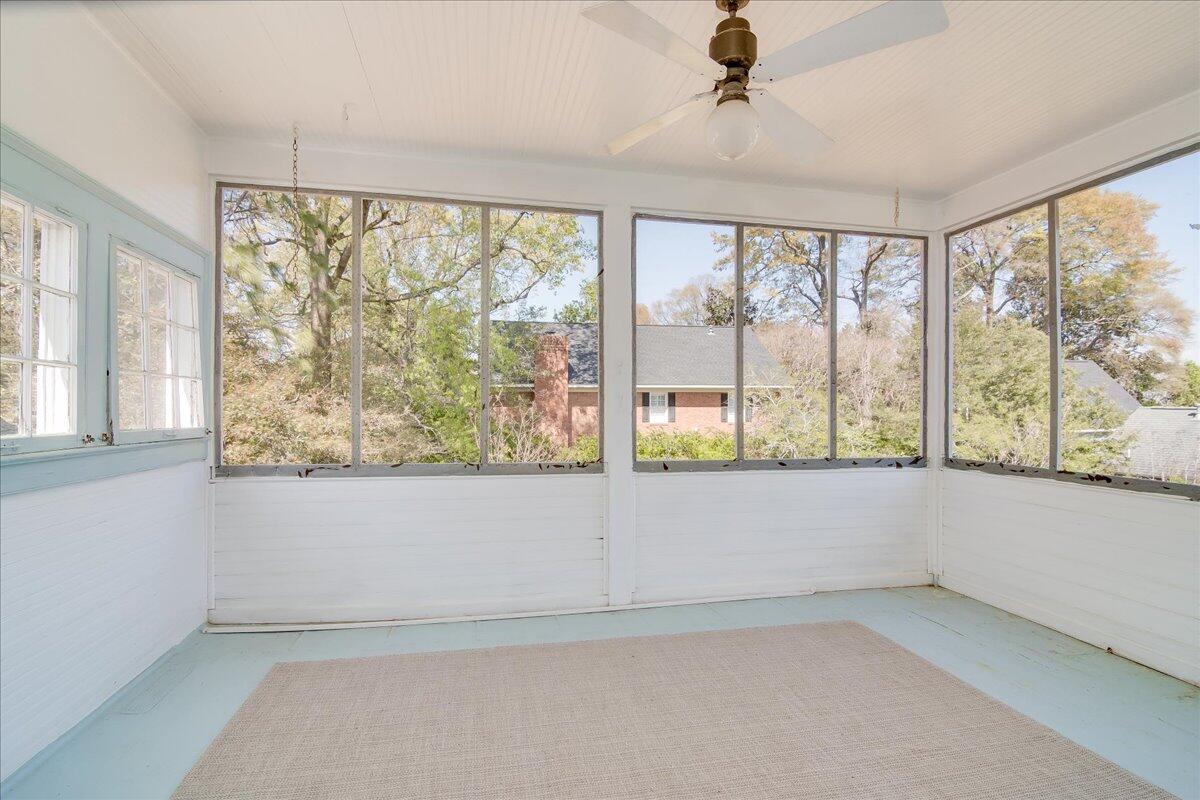 2627 HELEN STREET Street