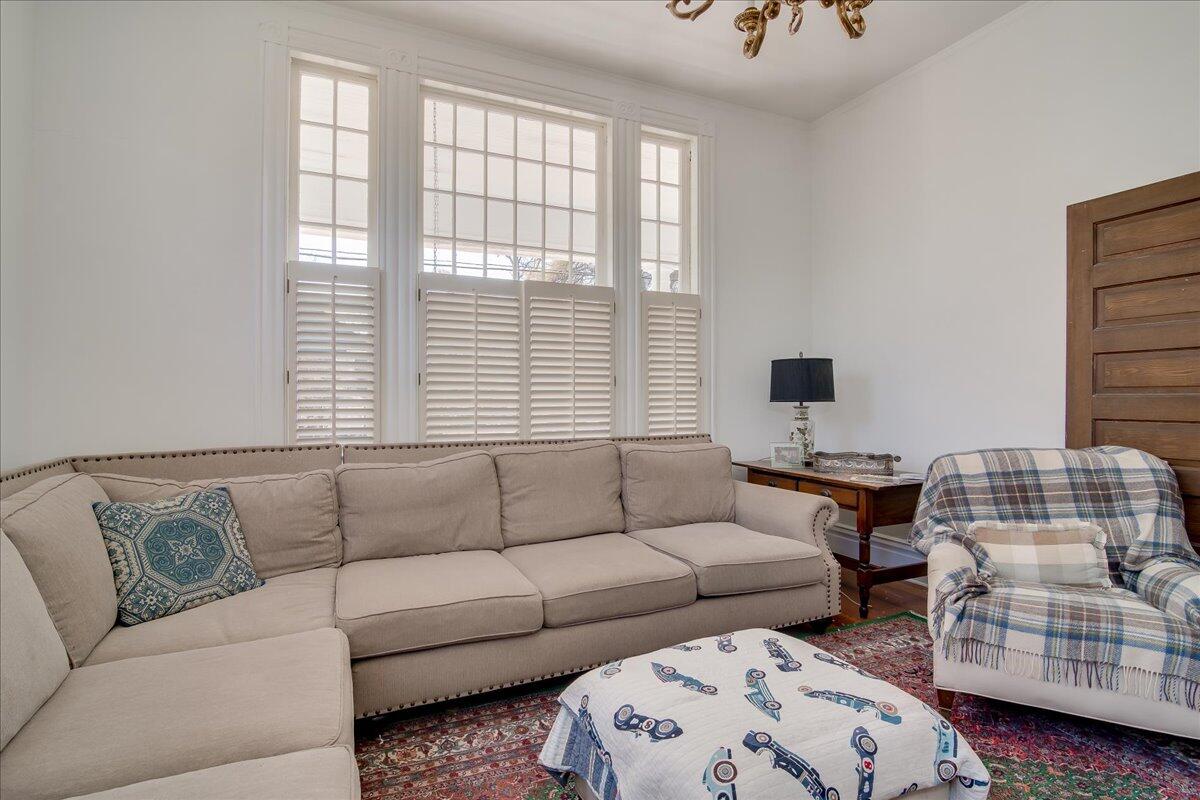 2627 HELEN STREET Street