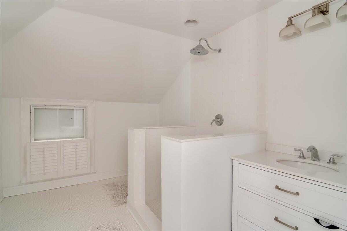 2627 HELEN STREET Street