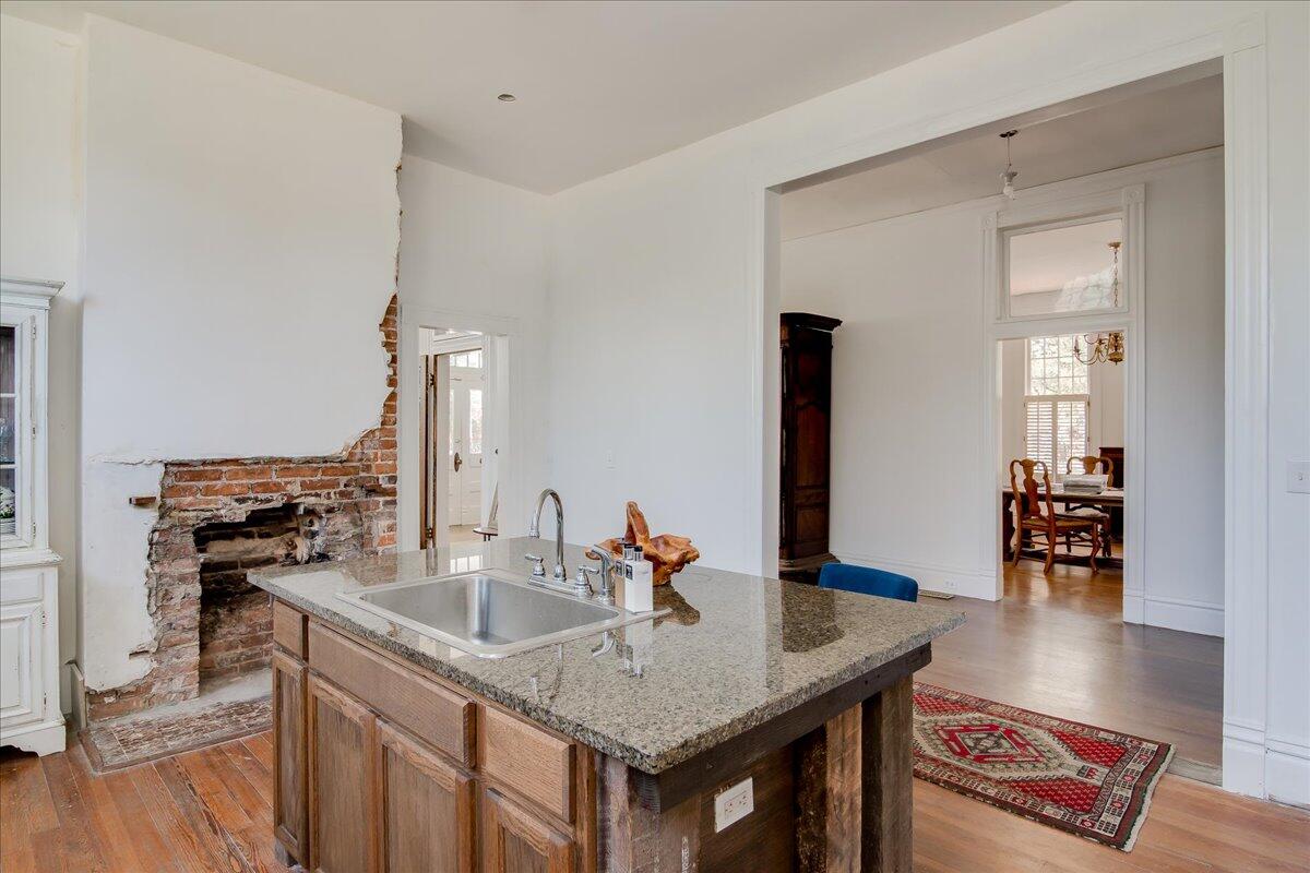 2627 HELEN STREET Street