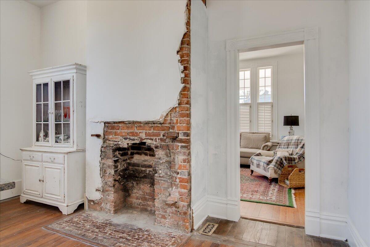 2627 HELEN STREET Street