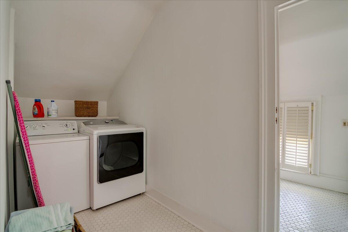 2627 HELEN STREET Street