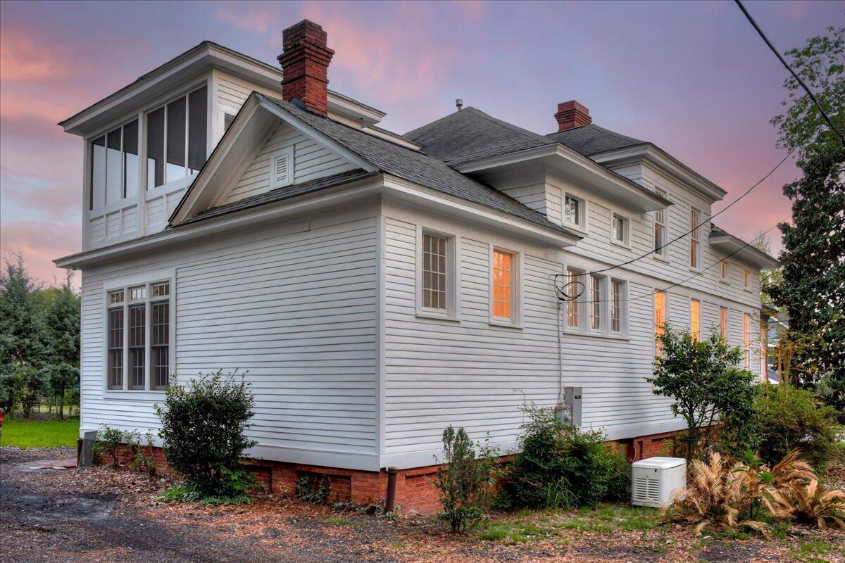 2627 HELEN STREET Street